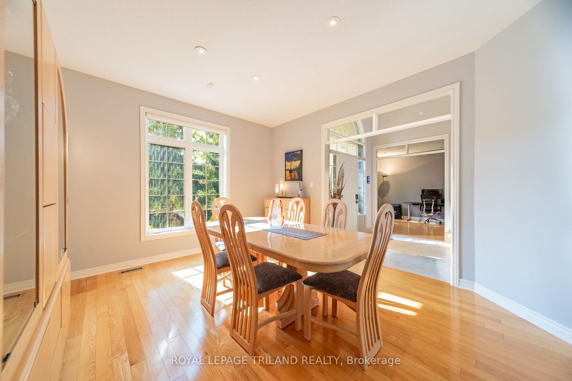 Photo 25 of 1833 Standfield Road, London, North R — HOMEH