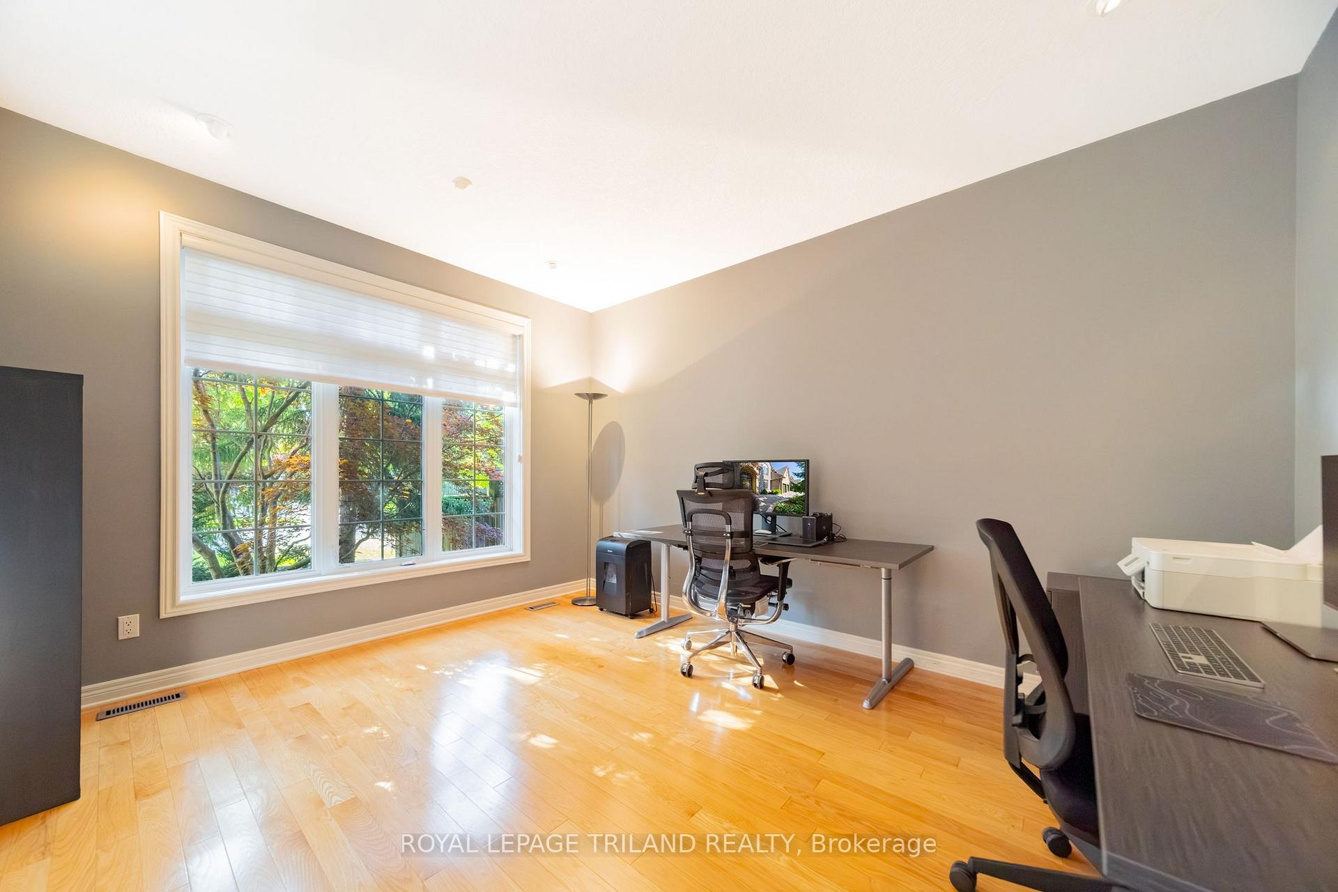 Photo 26 of 1833 Standfield Road, London, North R — HOMEH