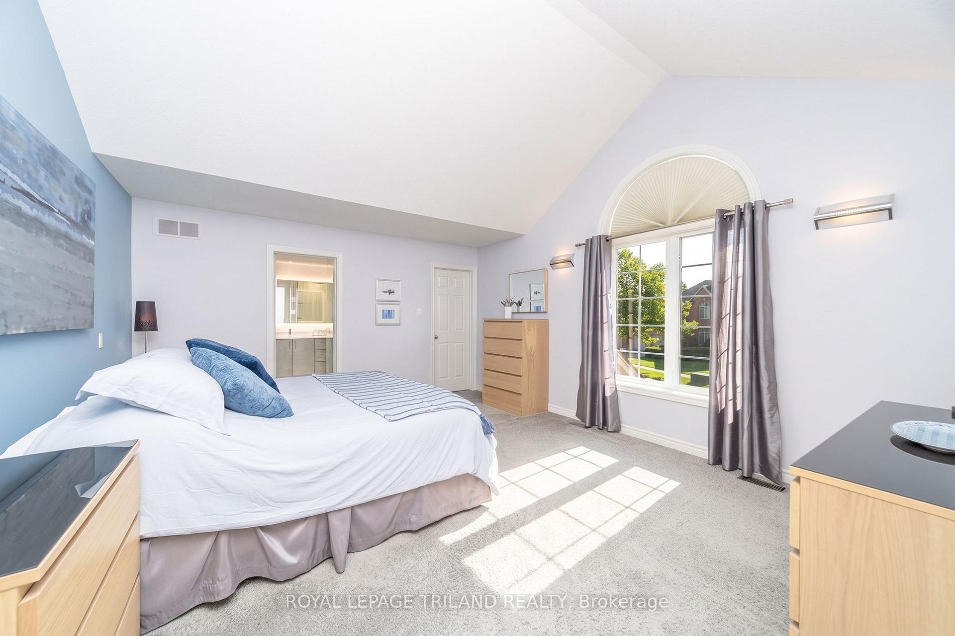 Photo 32 of 1833 Standfield Road, London, North R — HOMEH