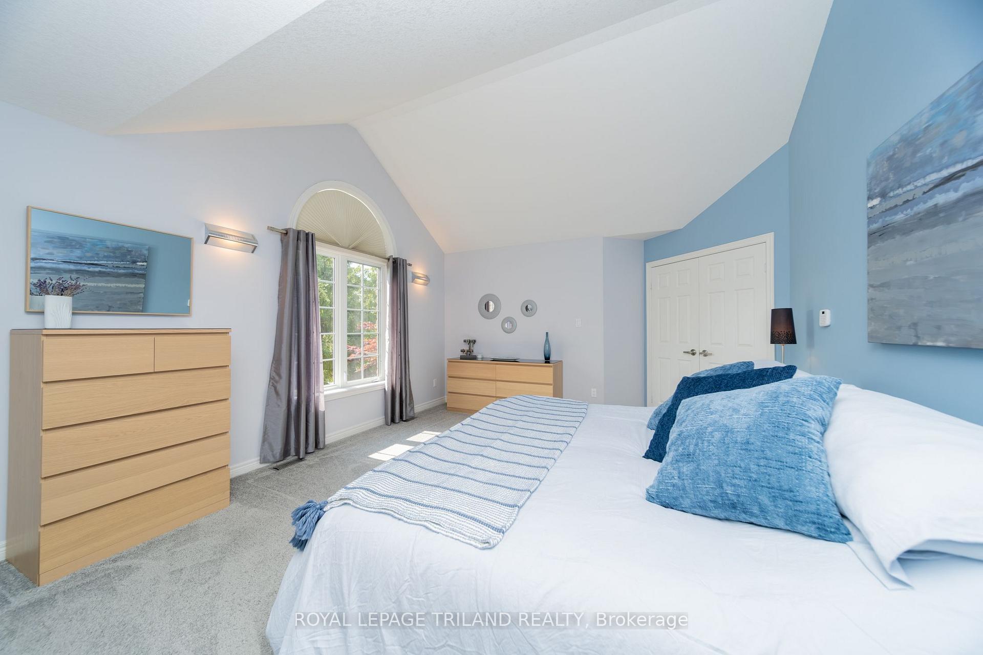 Photo 33 of 1833 Standfield Road, London, North R — HOMEH