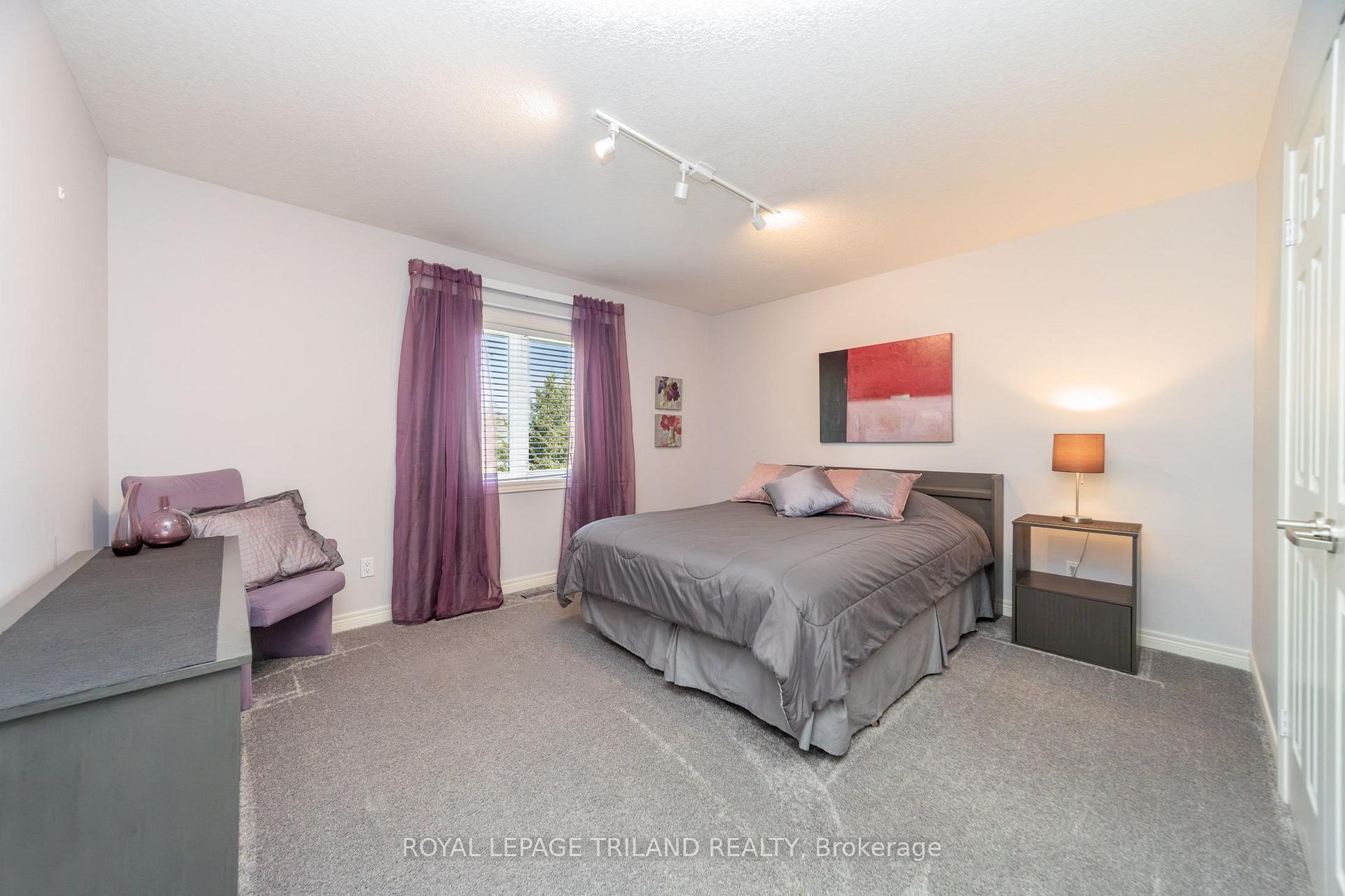 Photo 35 of 1833 Standfield Road, London, North R — HOMEH