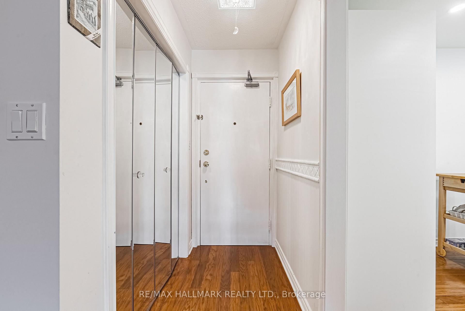 Photo 7 of Unit 6, 3050 Pinemeadow Drive, Burlington, Headon — HOMEH