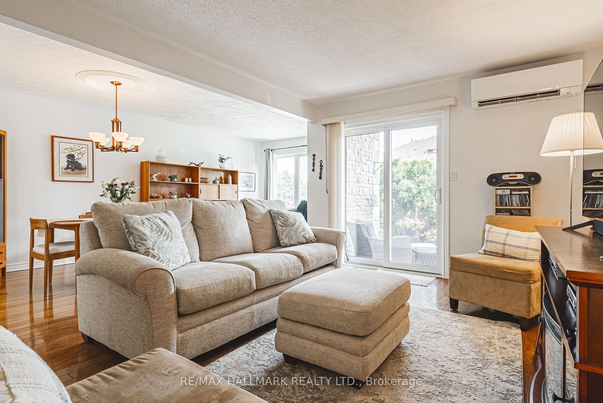 Photo 9 of Unit 6, 3050 Pinemeadow Drive, Burlington, Headon — HOMEH