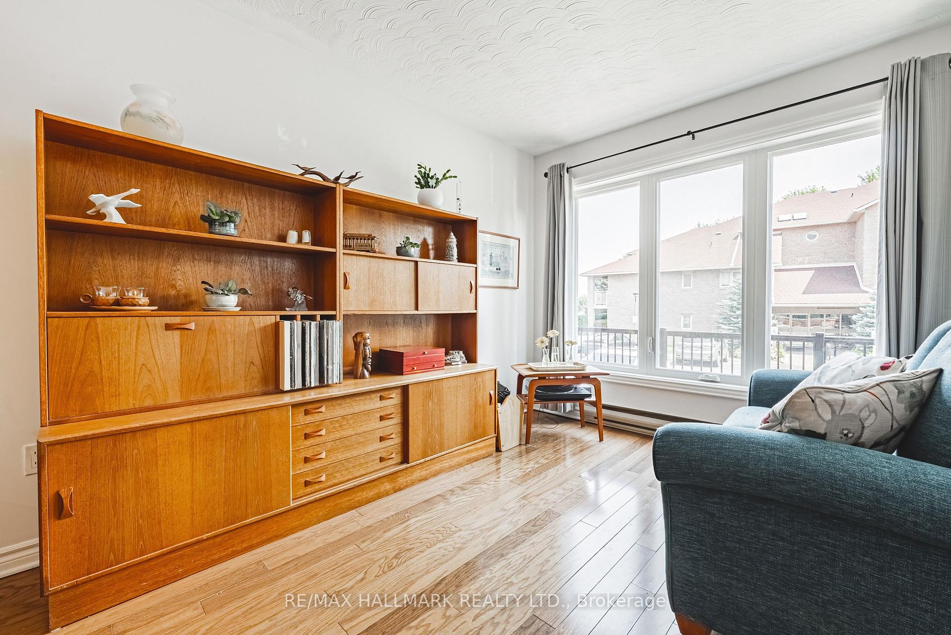 Photo 13 of Unit 6, 3050 Pinemeadow Drive, Burlington, Headon — HOMEH