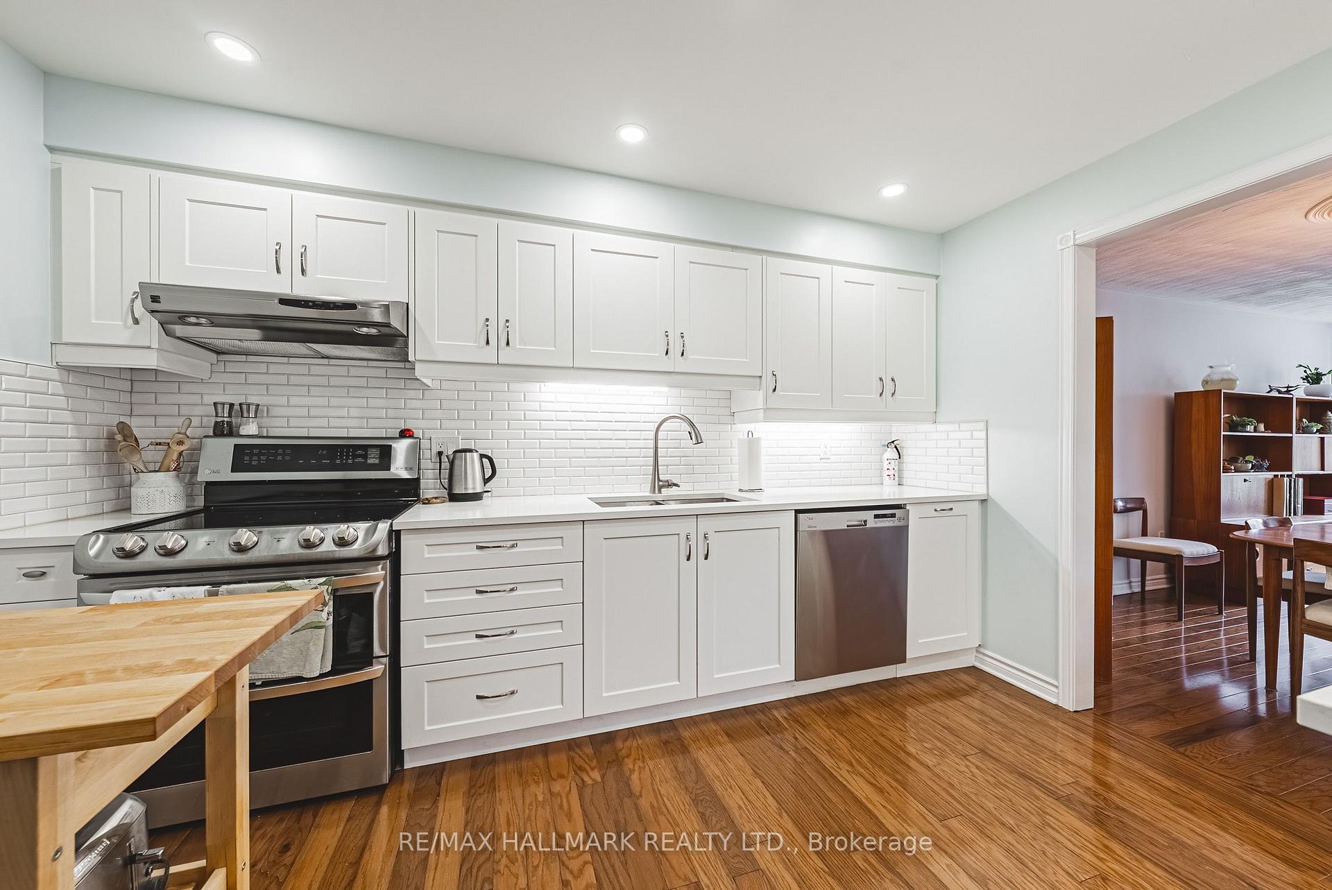 Photo 16 of Unit 6, 3050 Pinemeadow Drive, Burlington, Headon — HOMEH