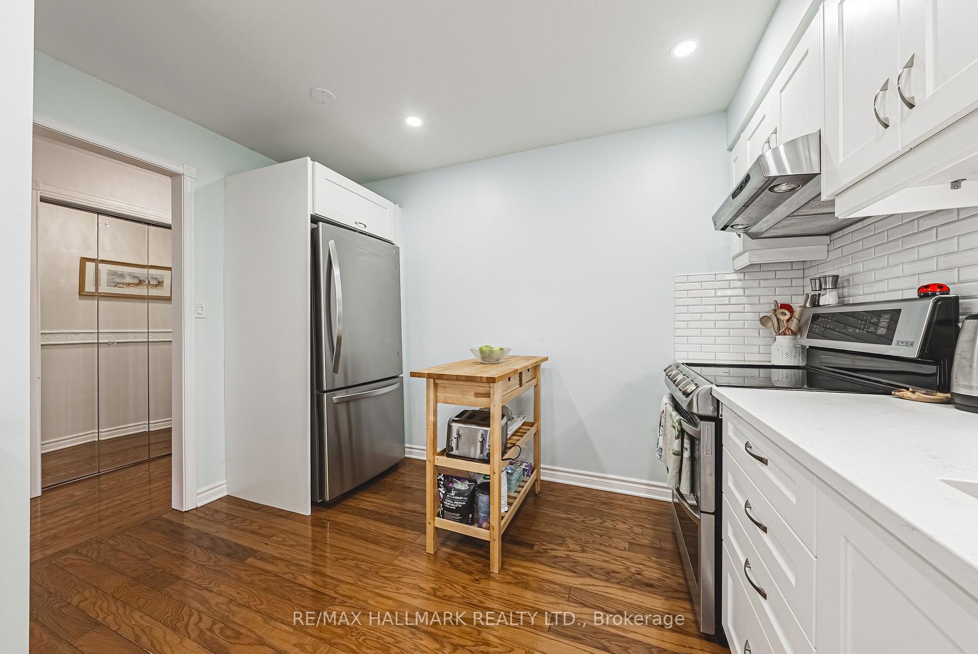 Photo 18 of Unit 6, 3050 Pinemeadow Drive, Burlington, Headon — HOMEH