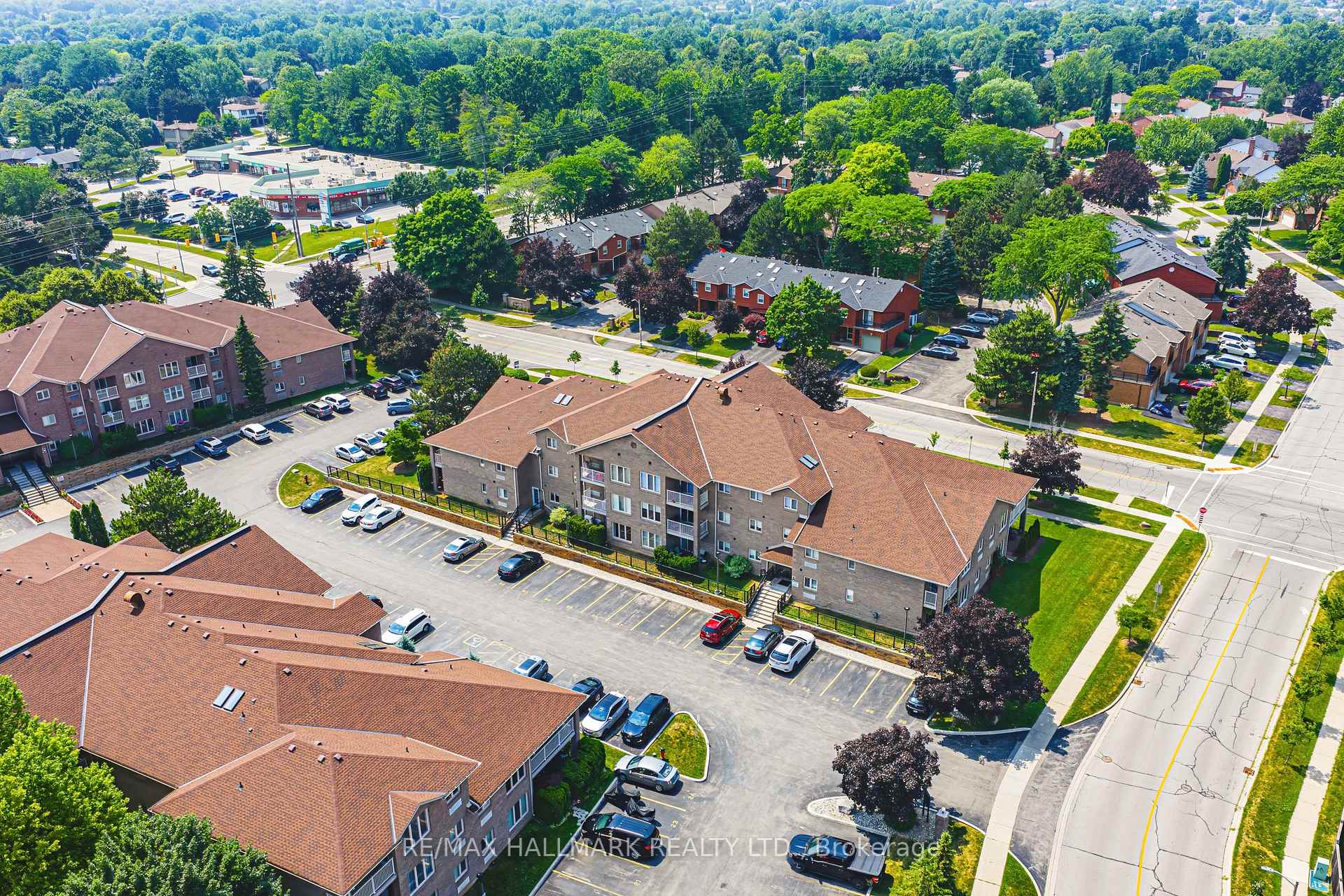 Photo 33 of Unit 6, 3050 Pinemeadow Drive, Burlington, Headon — HOMEH