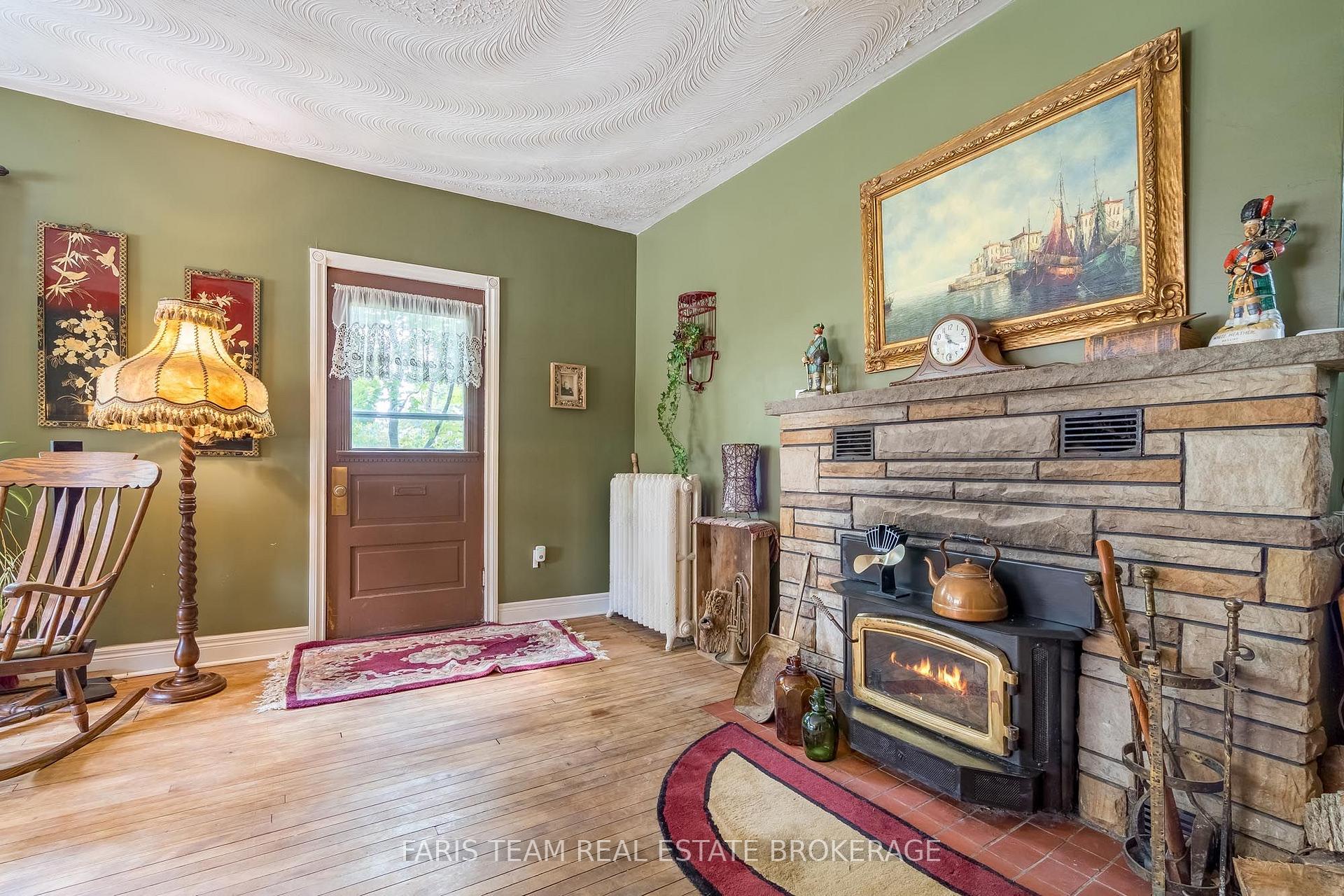 Photo 12 of 338 Gloucester Street, Midland — HOMEH