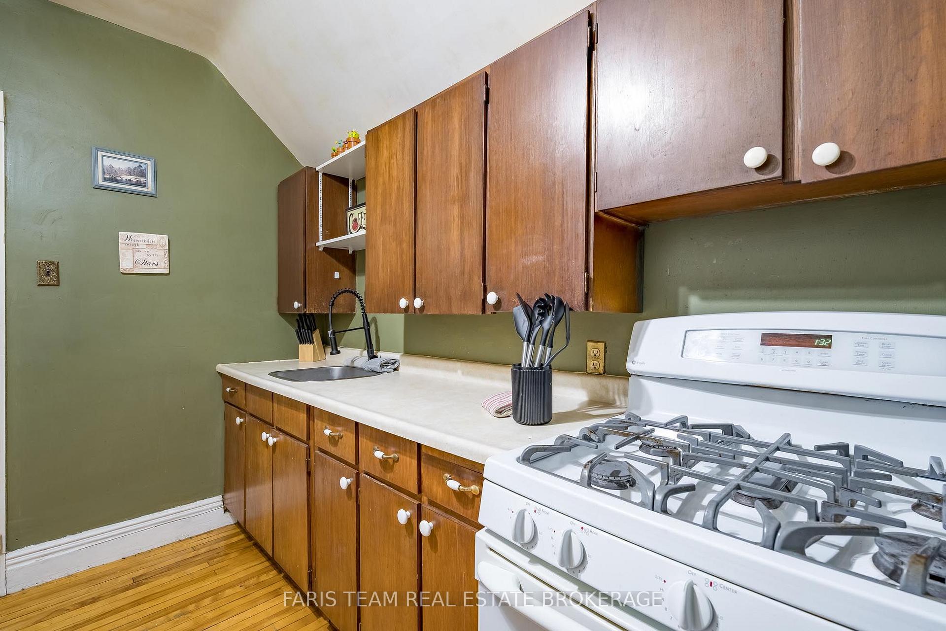 Photo 24 of 338 Gloucester Street, Midland — HOMEH