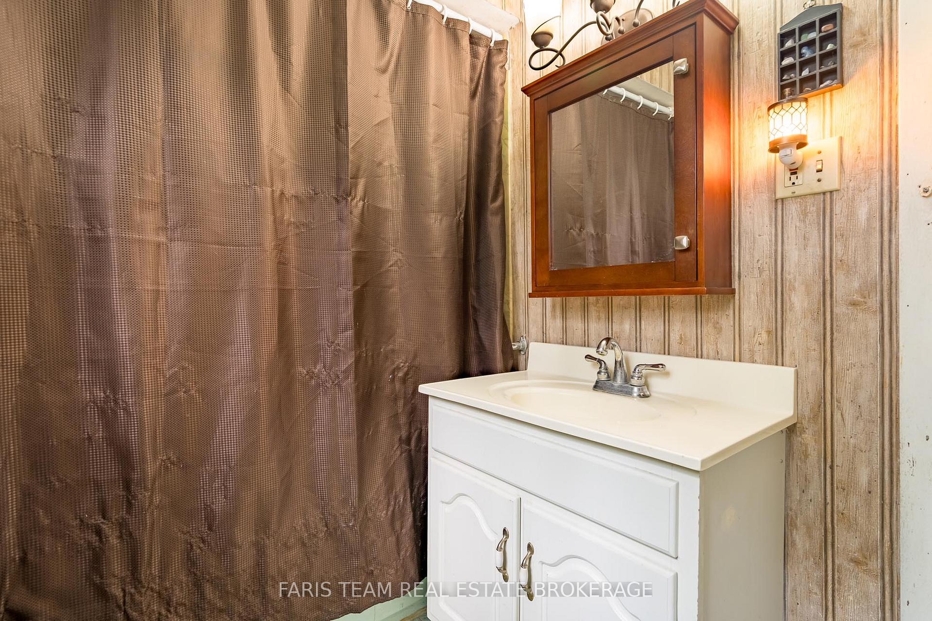 Photo 26 of 338 Gloucester Street, Midland — HOMEH