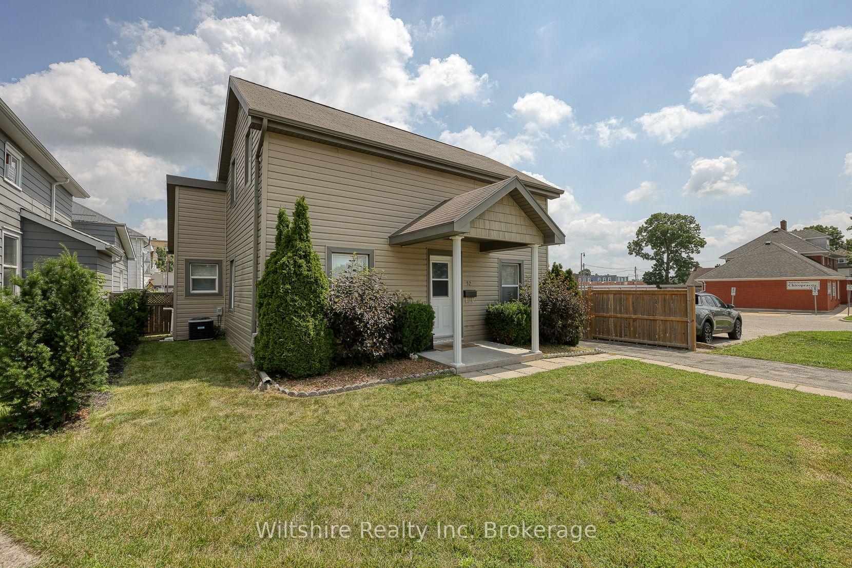 Photo 2 of 52 Bidwell Street, Tillsonburg — HOMEH