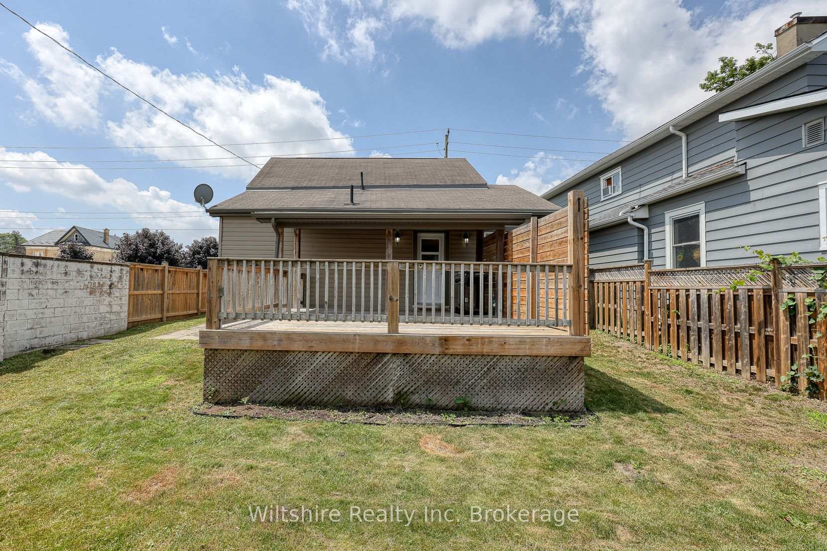 Photo 8 of 52 Bidwell Street, Tillsonburg — HOMEH