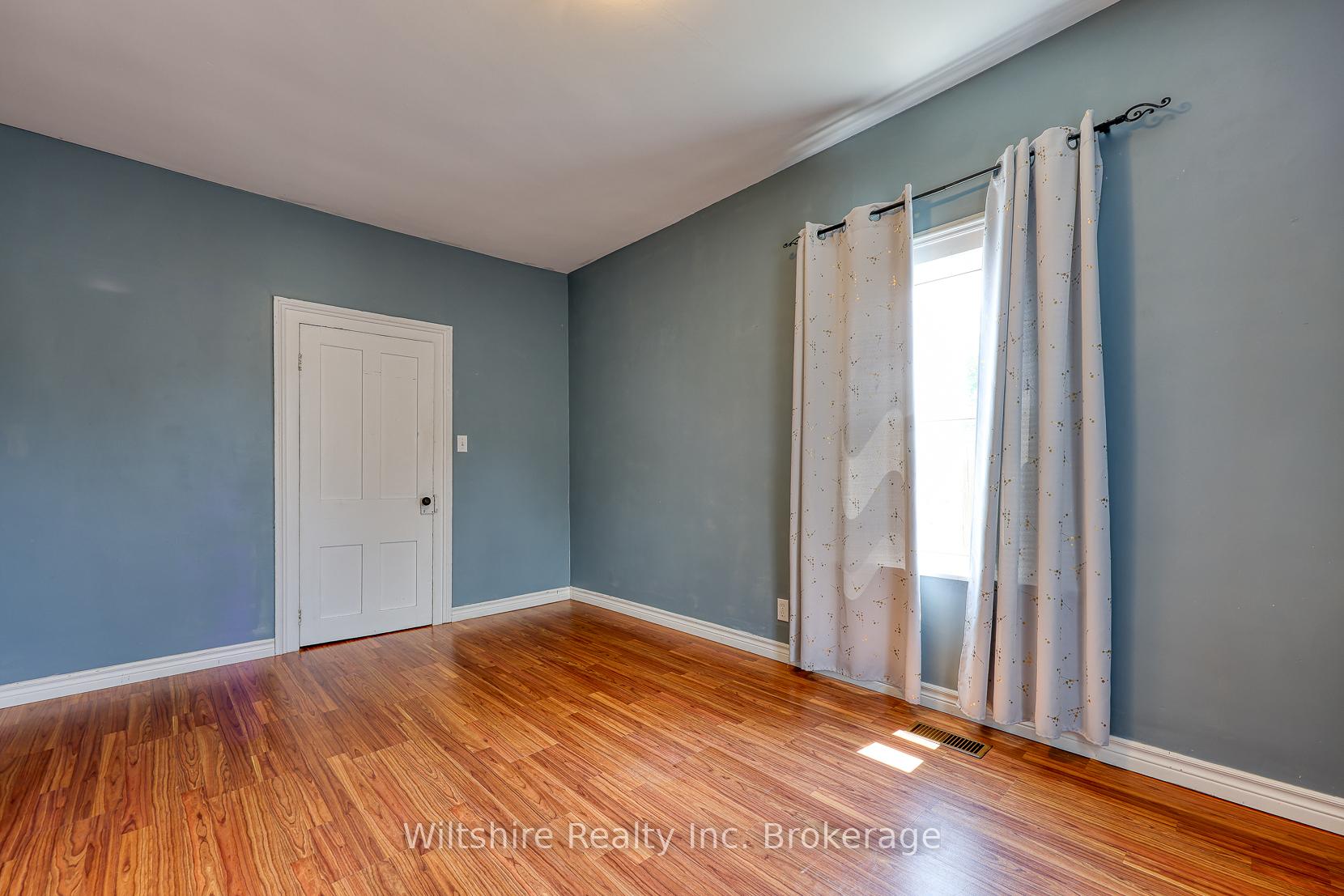Photo 13 of 52 Bidwell Street, Tillsonburg — HOMEH