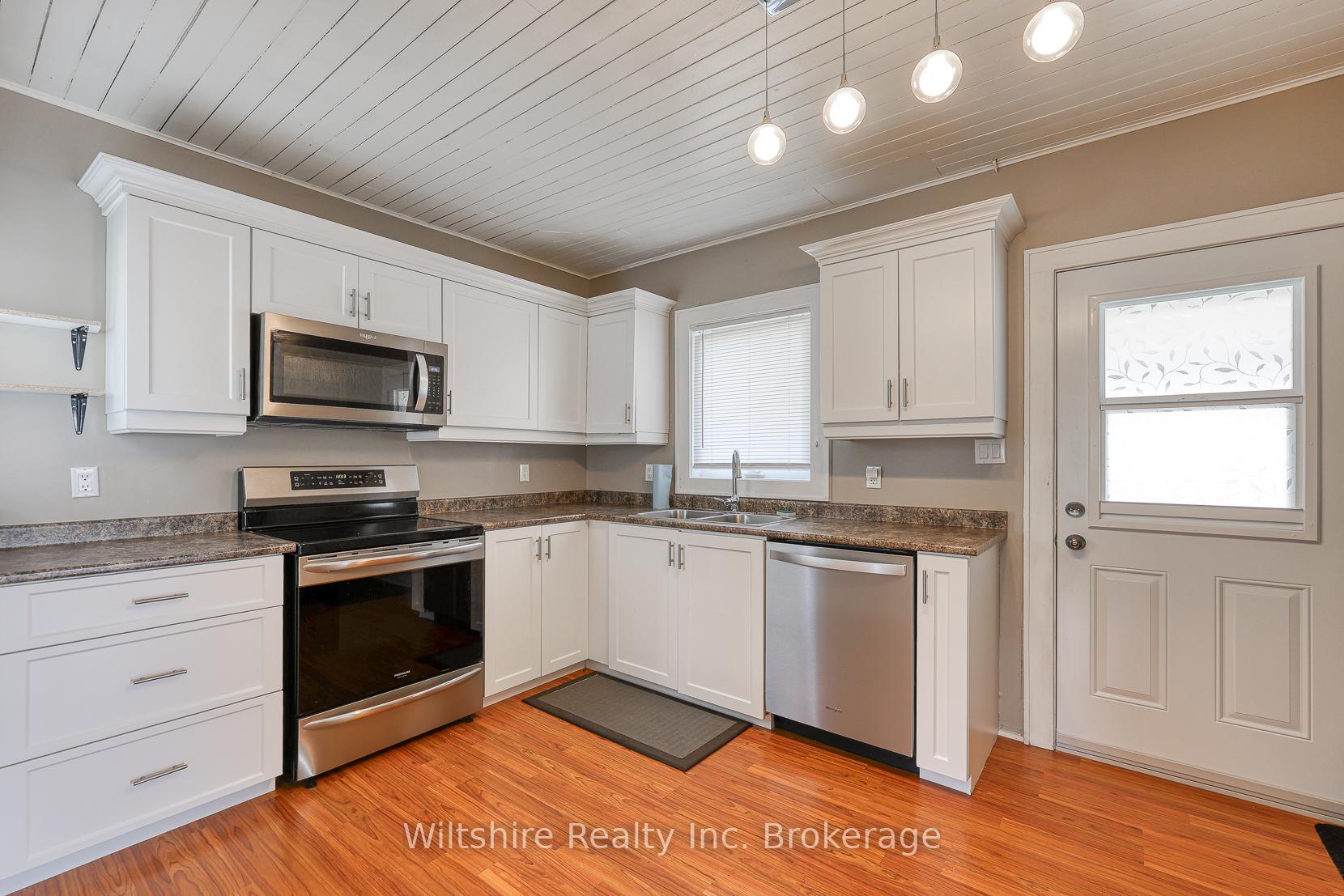 Photo 17 of 52 Bidwell Street, Tillsonburg — HOMEH
