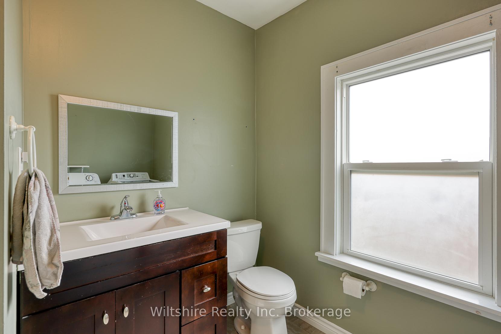 Photo 19 of 52 Bidwell Street, Tillsonburg — HOMEH