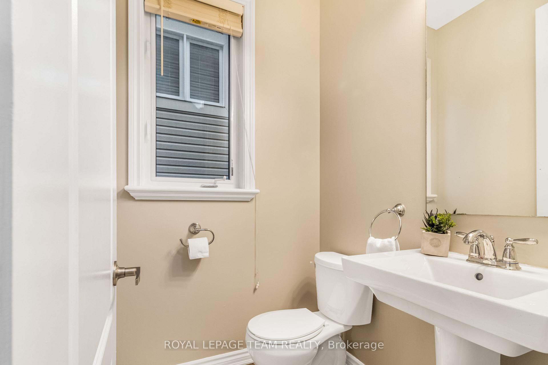 Photo 6 of 57 Crownridge Drive, Ottawa, Kanata - Emerald Meadows/Trailwest — HOMEH