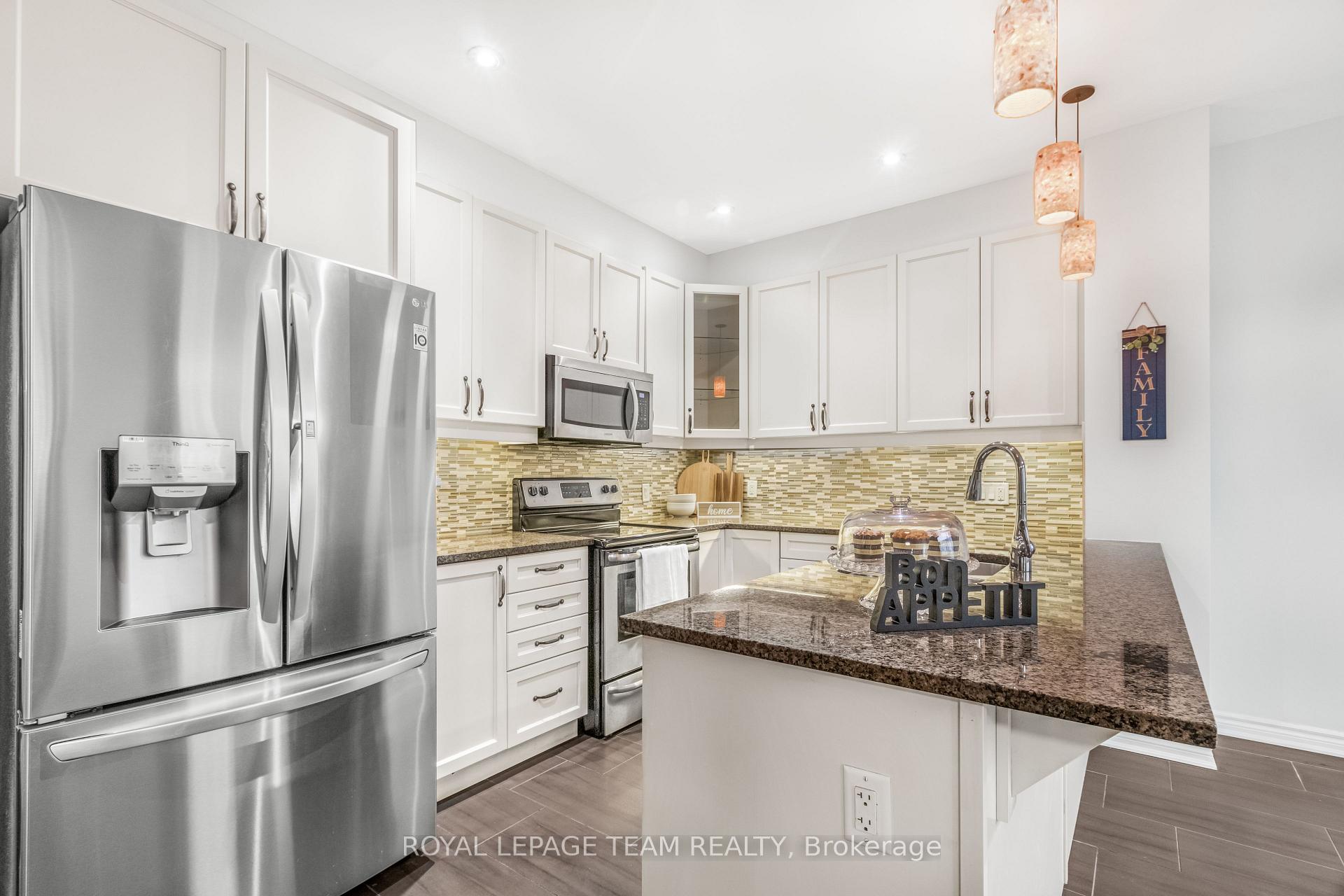 Photo 15 of 57 Crownridge Drive, Ottawa, Kanata - Emerald Meadows/Trailwest — HOMEH