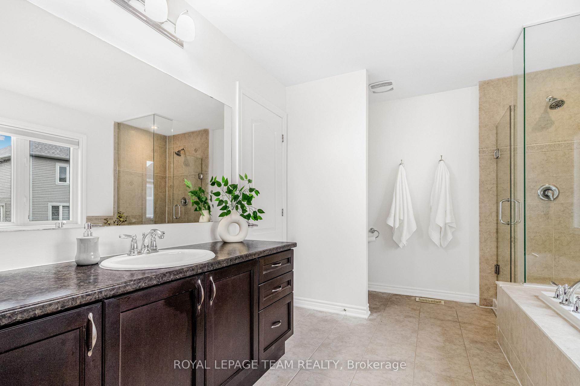 Photo 24 of 57 Crownridge Drive, Ottawa, Kanata - Emerald Meadows/Trailwest — HOMEH