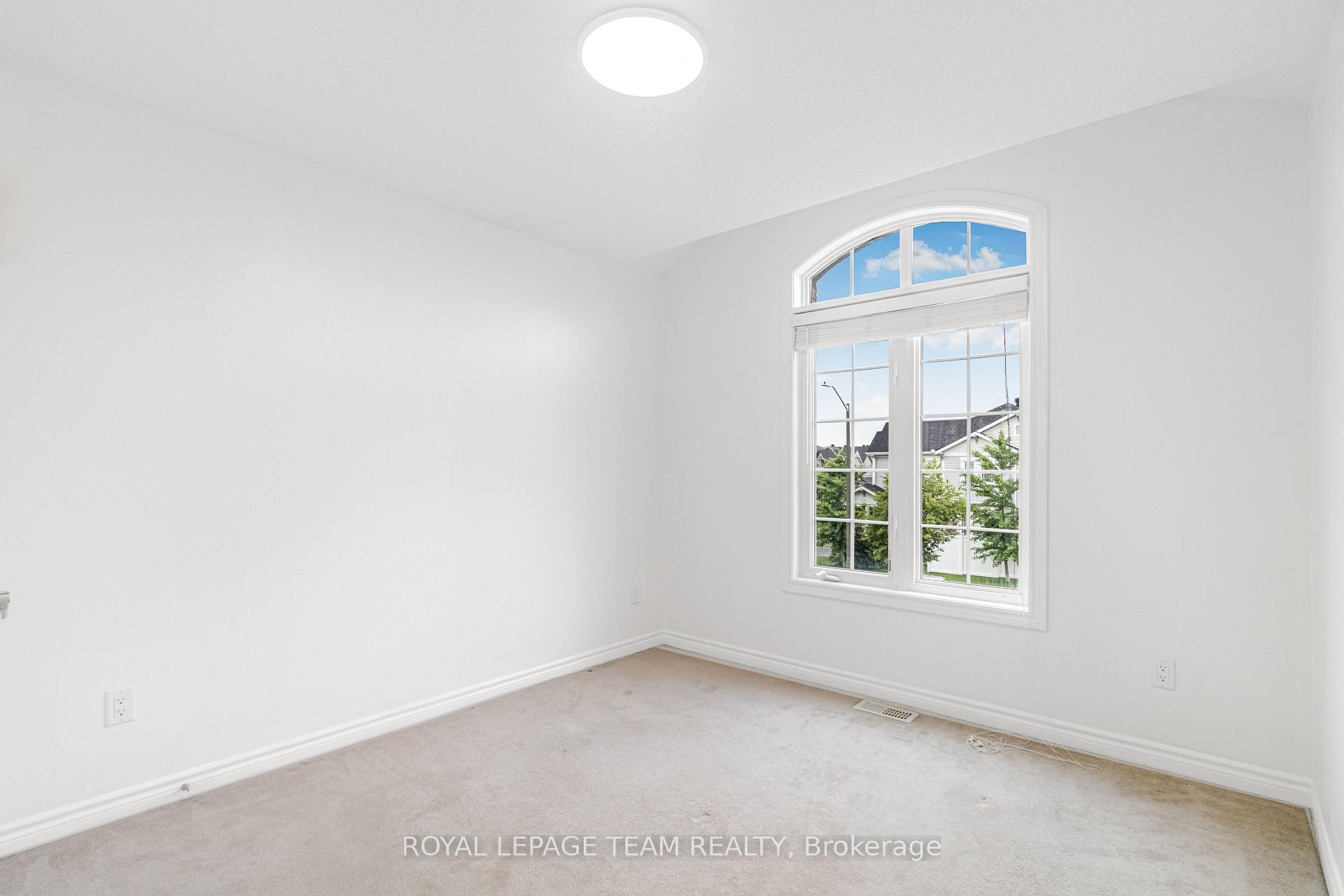 Photo 33 of 57 Crownridge Drive, Ottawa, Kanata - Emerald Meadows/Trailwest — HOMEH