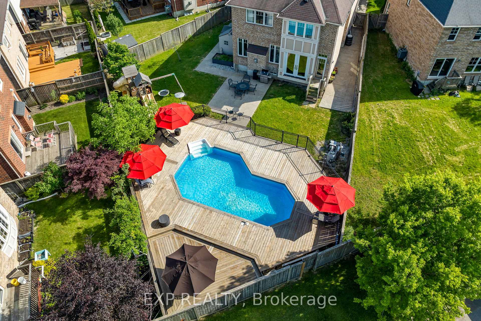 Photo 2 of 28 Ohara Lane, Hamilton, Meadowlands — HOMEH
