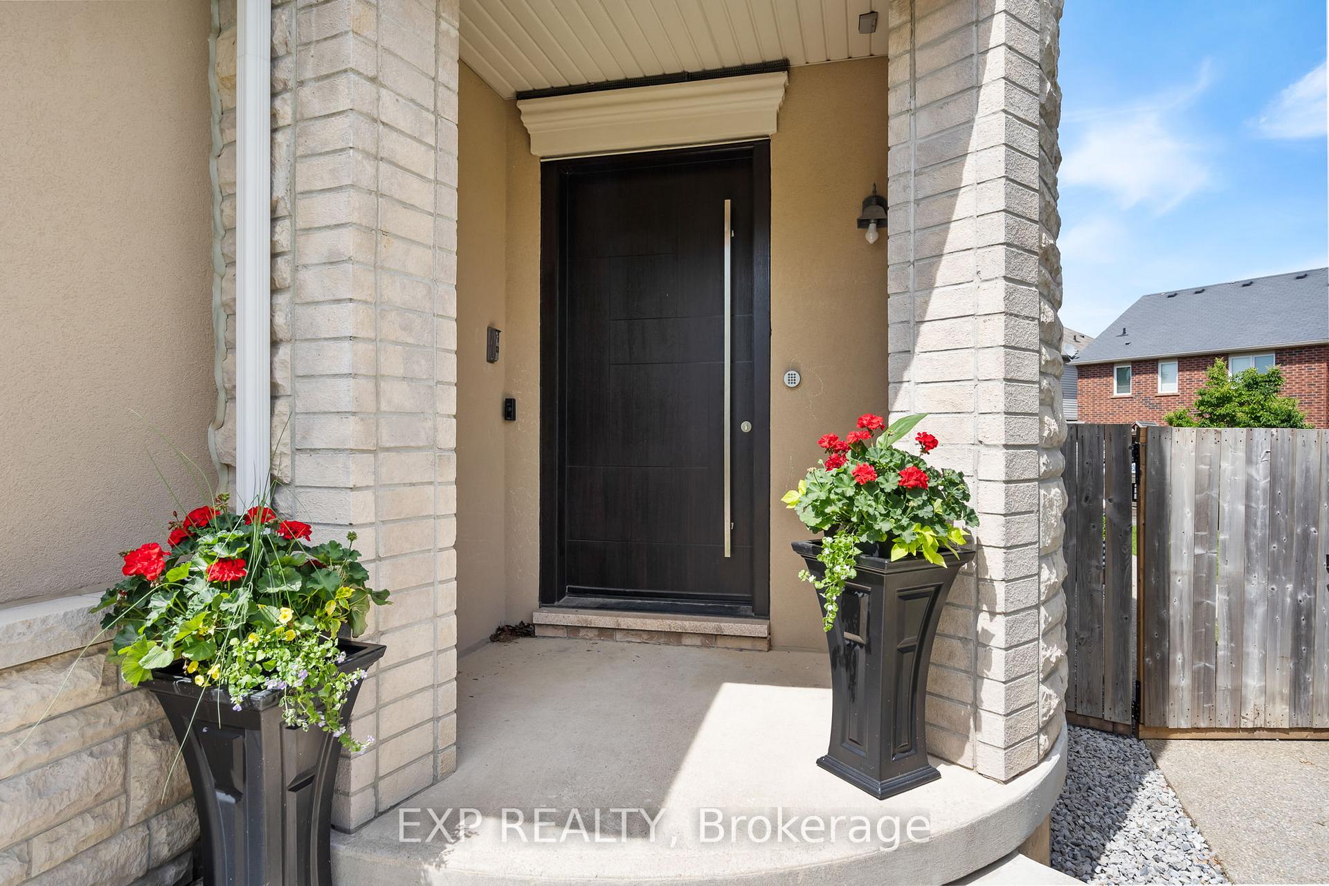 Photo 5 of 28 Ohara Lane, Hamilton, Meadowlands — HOMEH