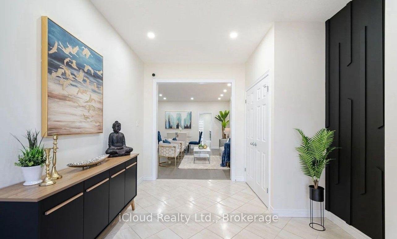 Photo 2 of 44 Macalister Boulevard, Guelph, Kortright East — HOMEH