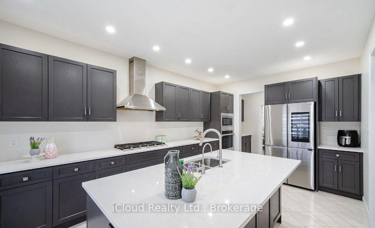 Photo 4 of 44 Macalister Boulevard, Guelph, Kortright East — HOMEH