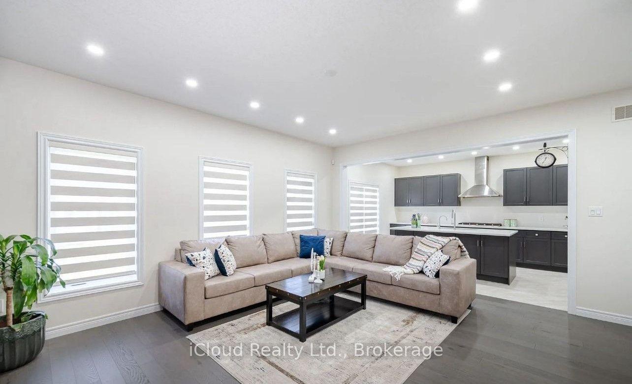 Photo 5 of 44 Macalister Boulevard, Guelph, Kortright East — HOMEH
