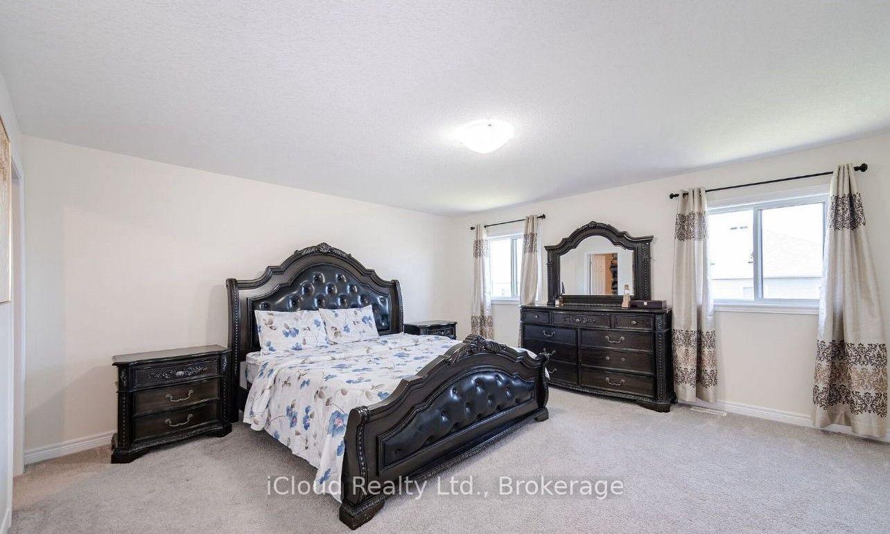 Photo 10 of 44 Macalister Boulevard, Guelph, Kortright East — HOMEH