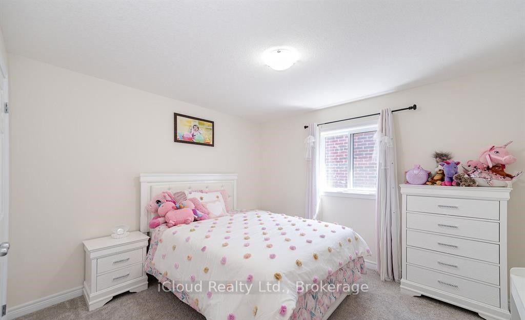 Photo 18 of 44 Macalister Boulevard, Guelph, Kortright East — HOMEH