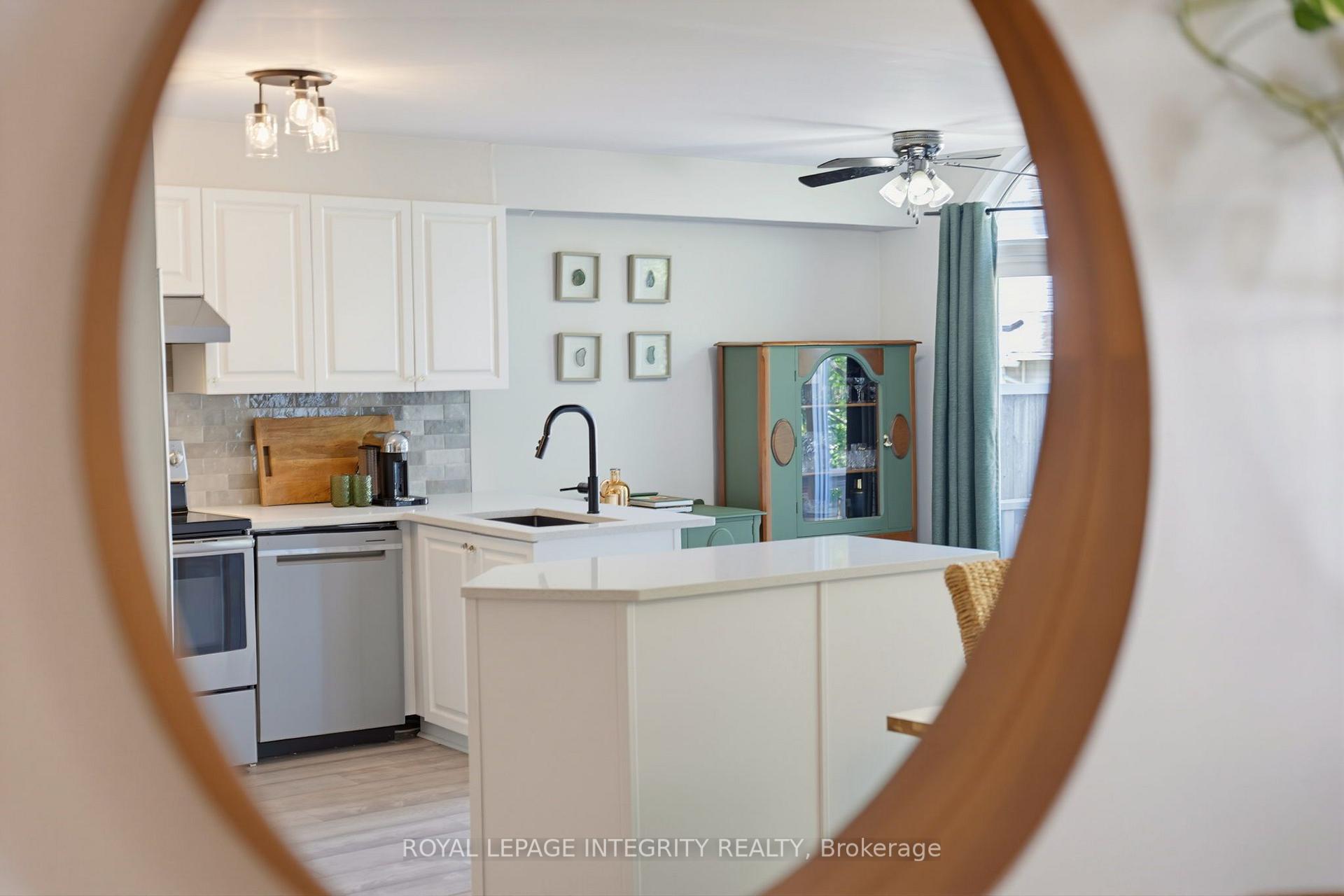 Photo 5 of 515 Woodchase Street, Ottawa, Kanata - Morgan's Grant/South March — HOMEH