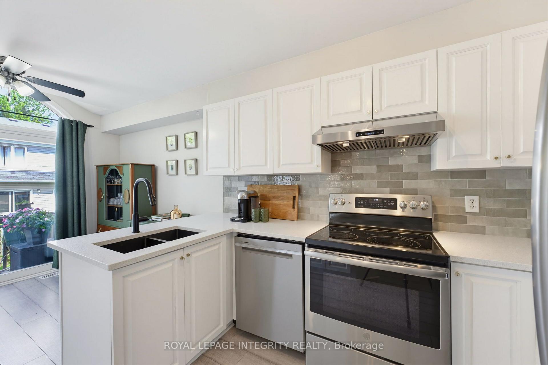 Photo 11 of 515 Woodchase Street, Ottawa, Kanata - Morgan's Grant/South March — HOMEH