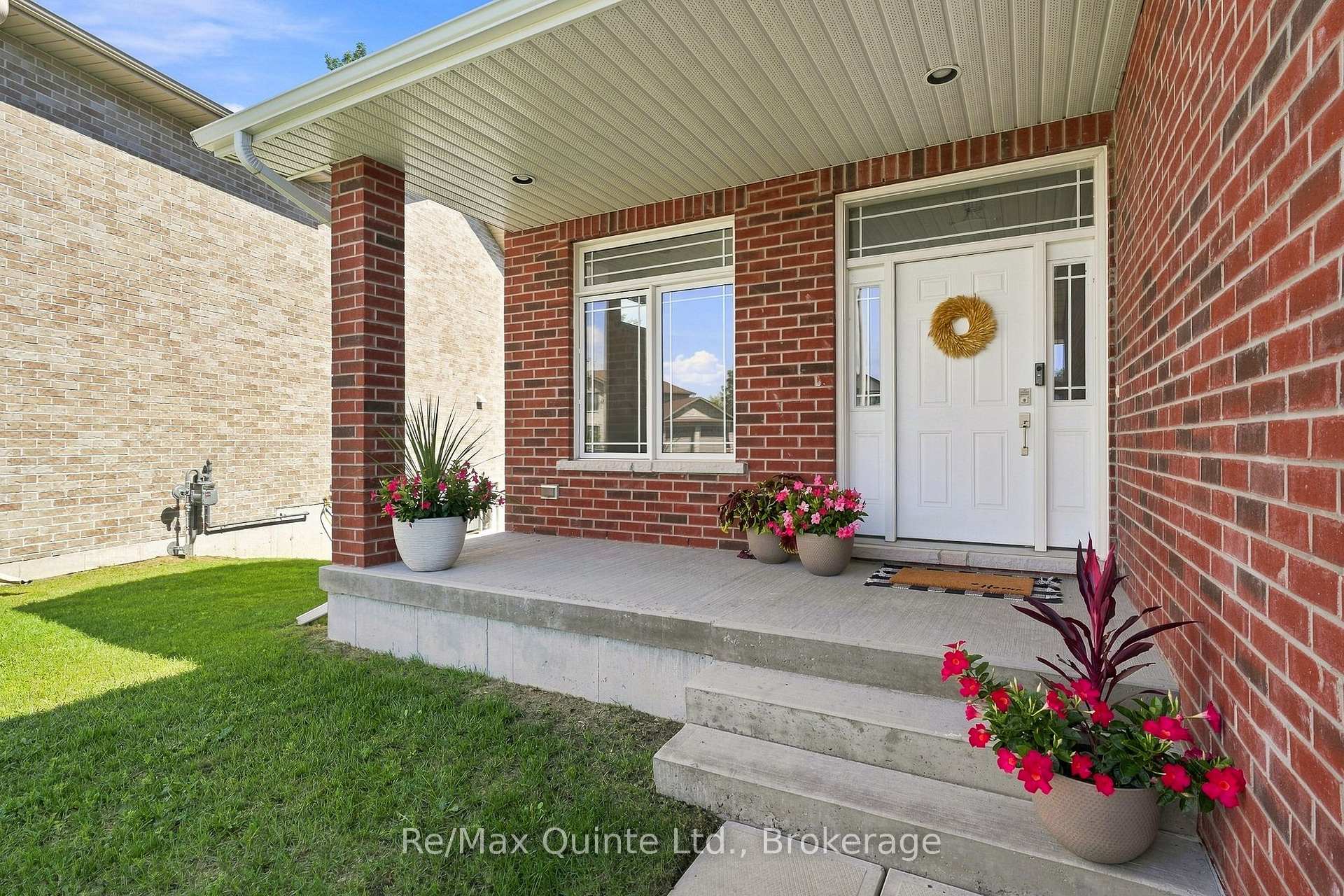 Photo 3 of 54 Lanark Drive, Belleville, Belleville Ward — HOMEH