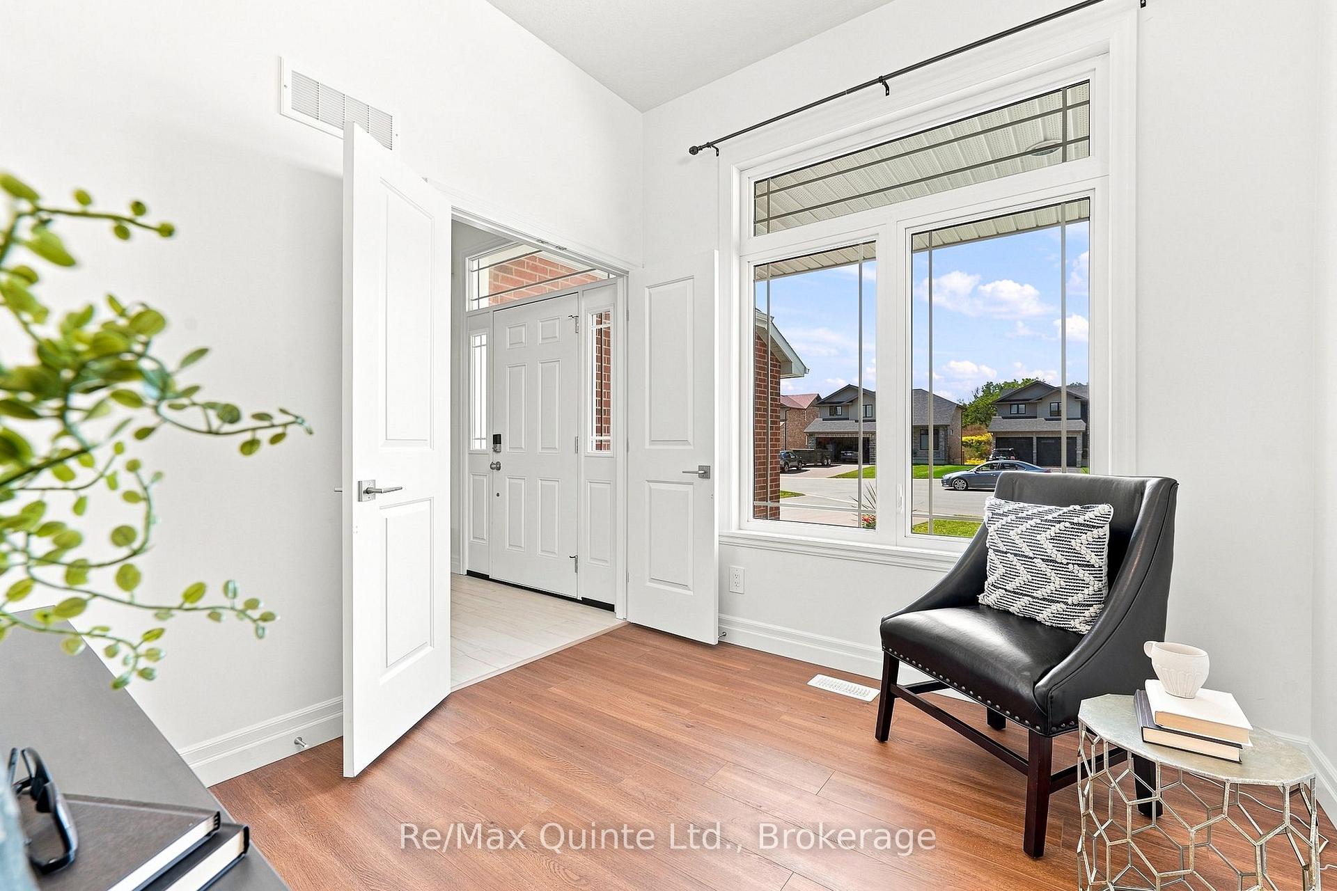 Photo 4 of 54 Lanark Drive, Belleville, Belleville Ward — HOMEH