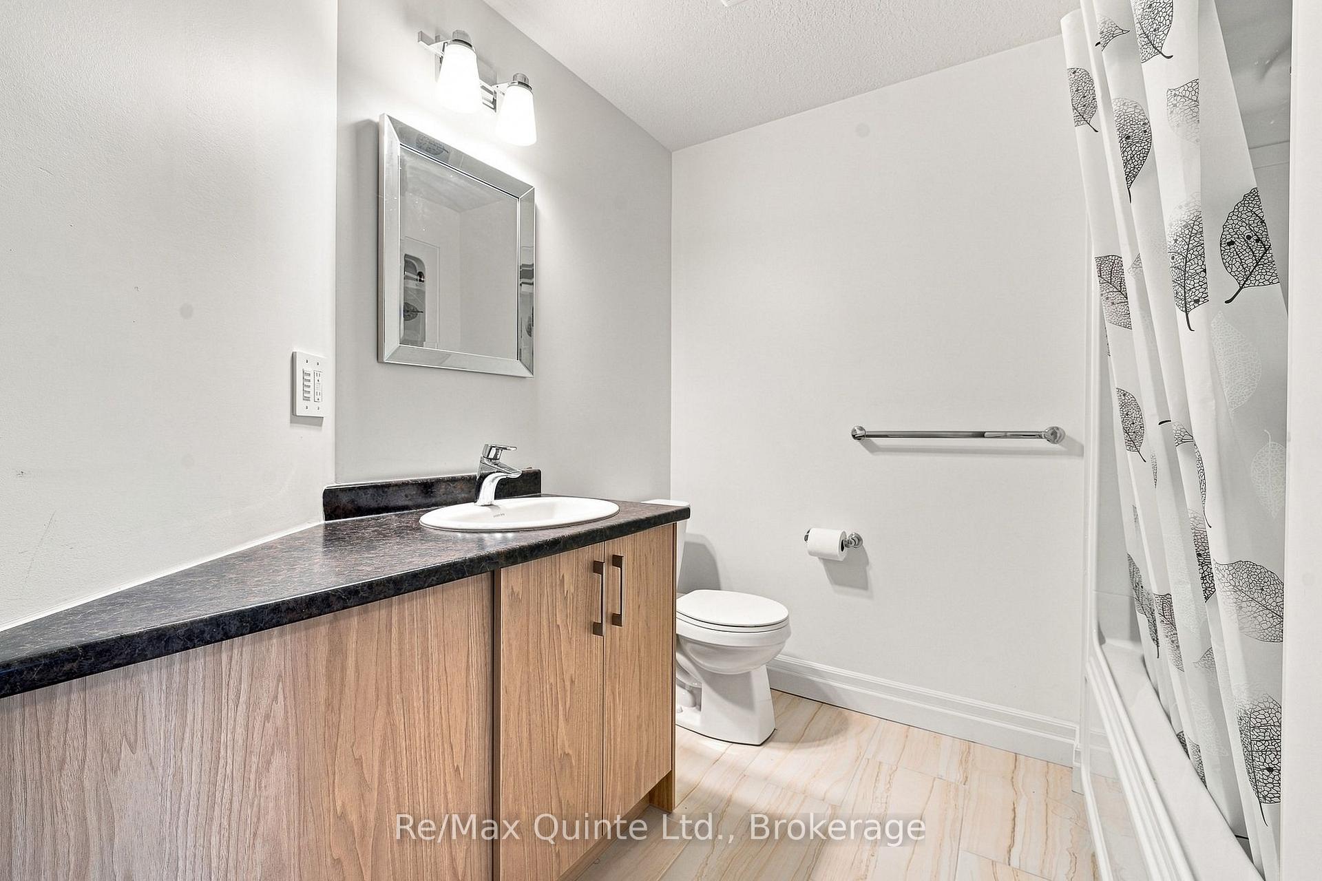 Photo 28 of 54 Lanark Drive, Belleville, Belleville Ward — HOMEH