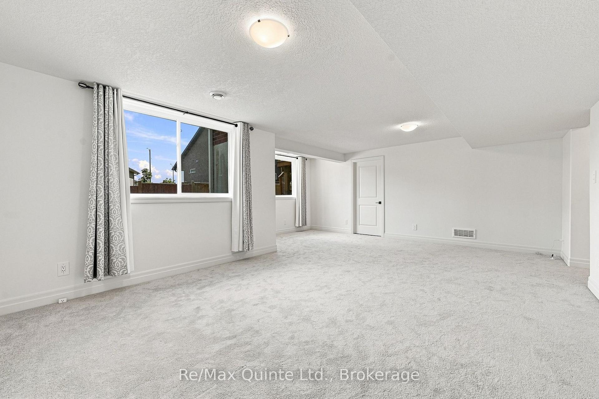 Photo 31 of 54 Lanark Drive, Belleville, Belleville Ward — HOMEH