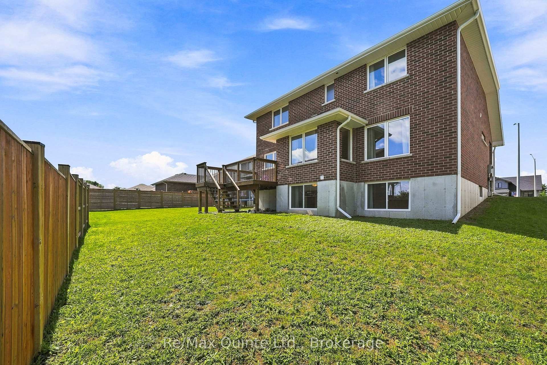 Photo 32 of 54 Lanark Drive, Belleville, Belleville Ward — HOMEH