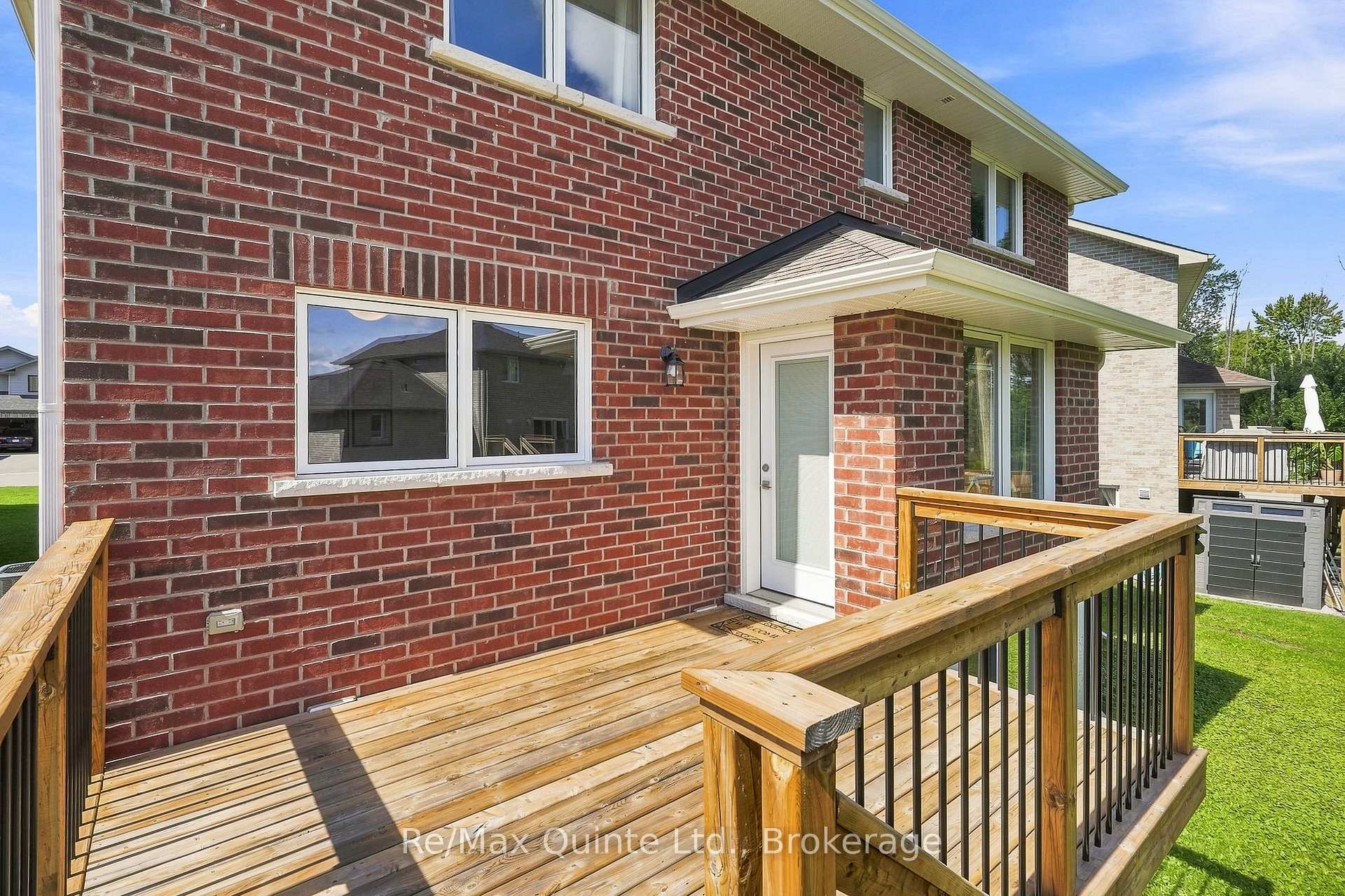 Photo 35 of 54 Lanark Drive, Belleville, Belleville Ward — HOMEH