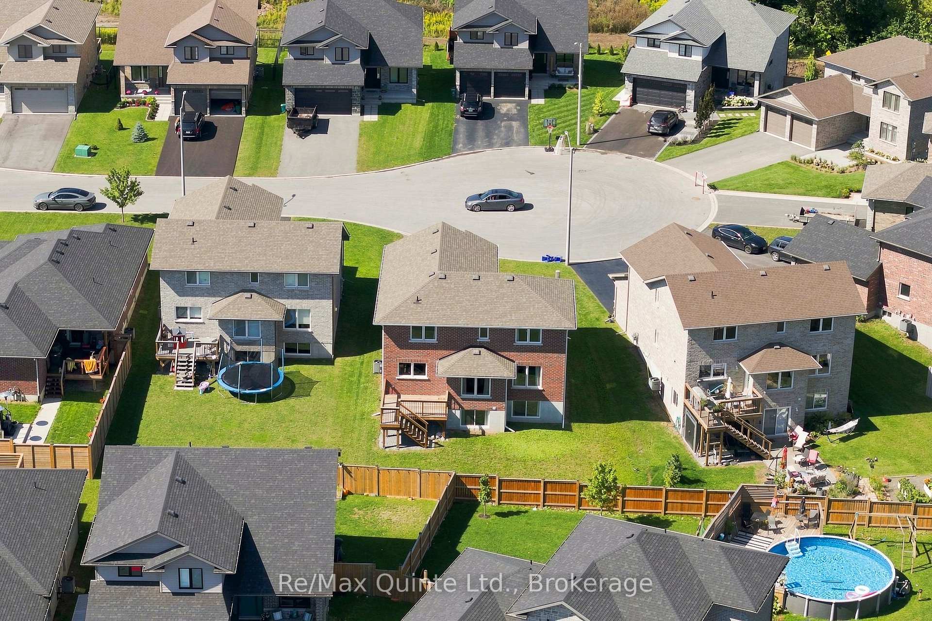 Photo 37 of 54 Lanark Drive, Belleville, Belleville Ward — HOMEH