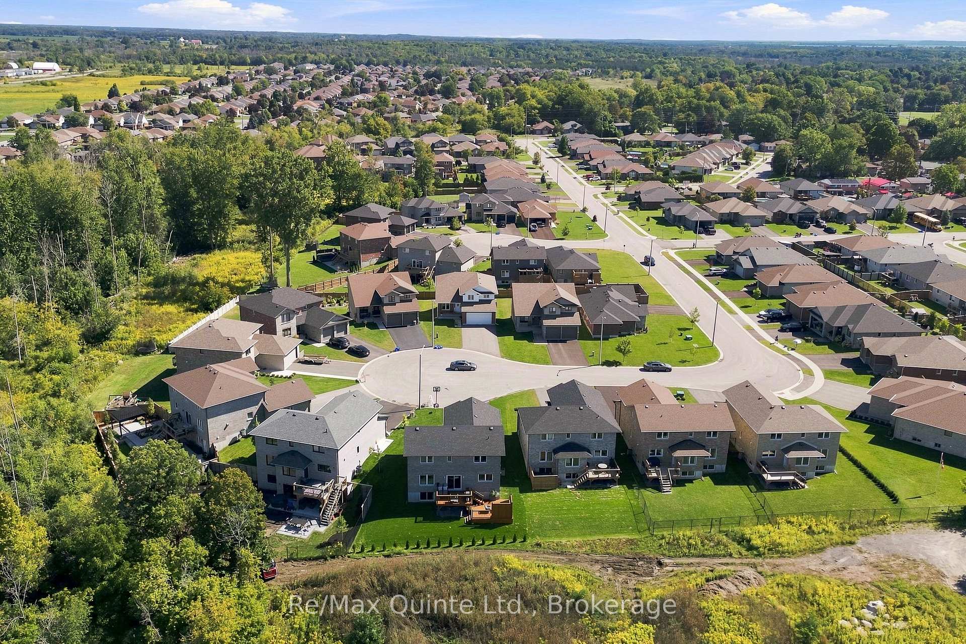 Photo 38 of 54 Lanark Drive, Belleville, Belleville Ward — HOMEH