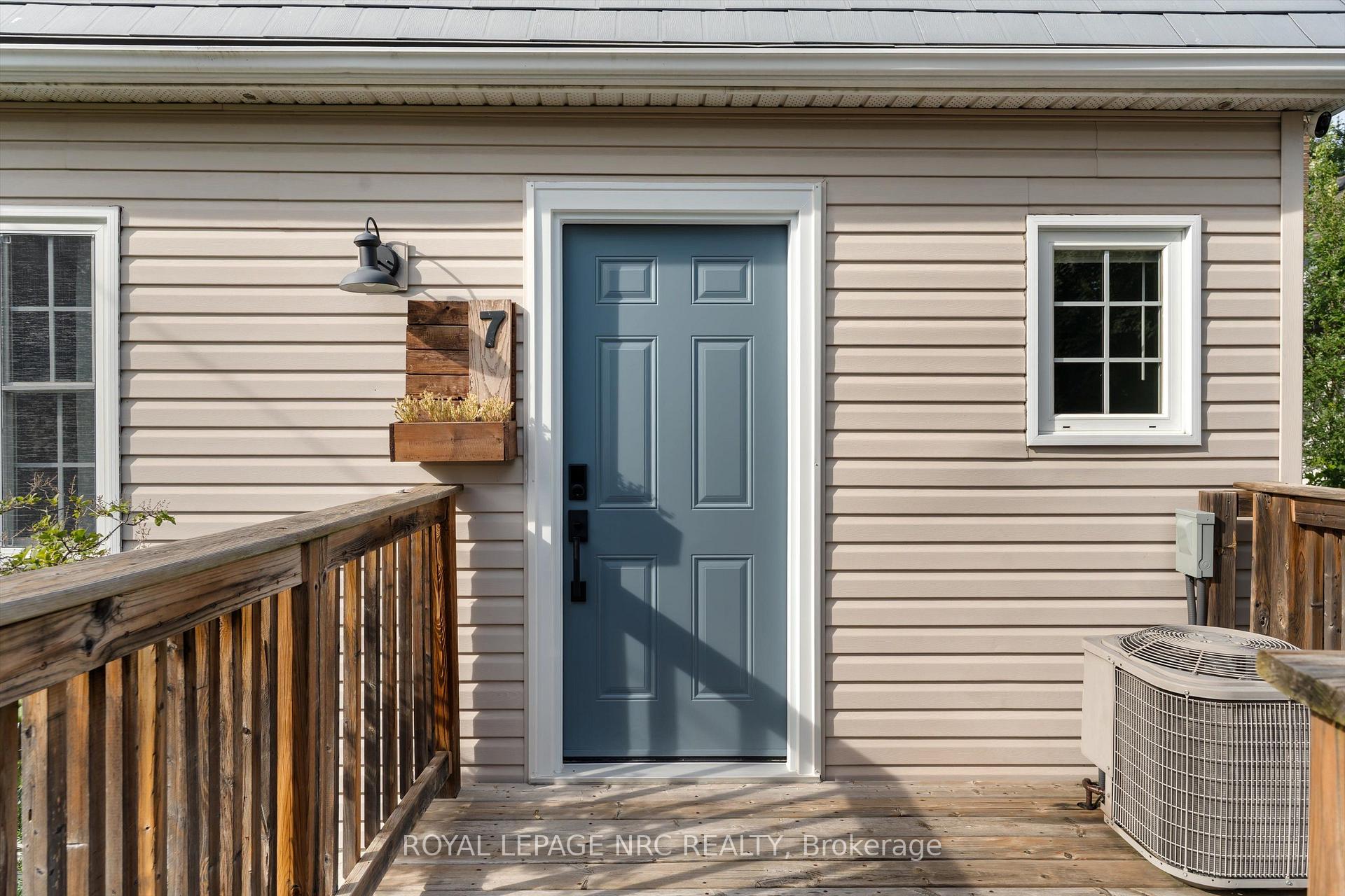 Photo 4 of 7 Vivian Avenue, St. Catharines, Carlton/Bunting — HOMEH