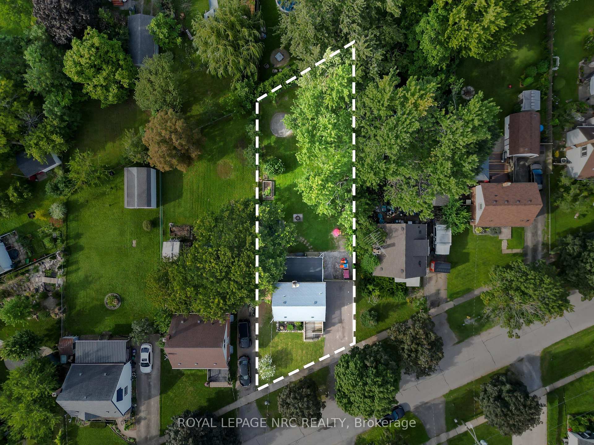 Photo 40 of 7 Vivian Avenue, St. Catharines, Carlton/Bunting — HOMEH