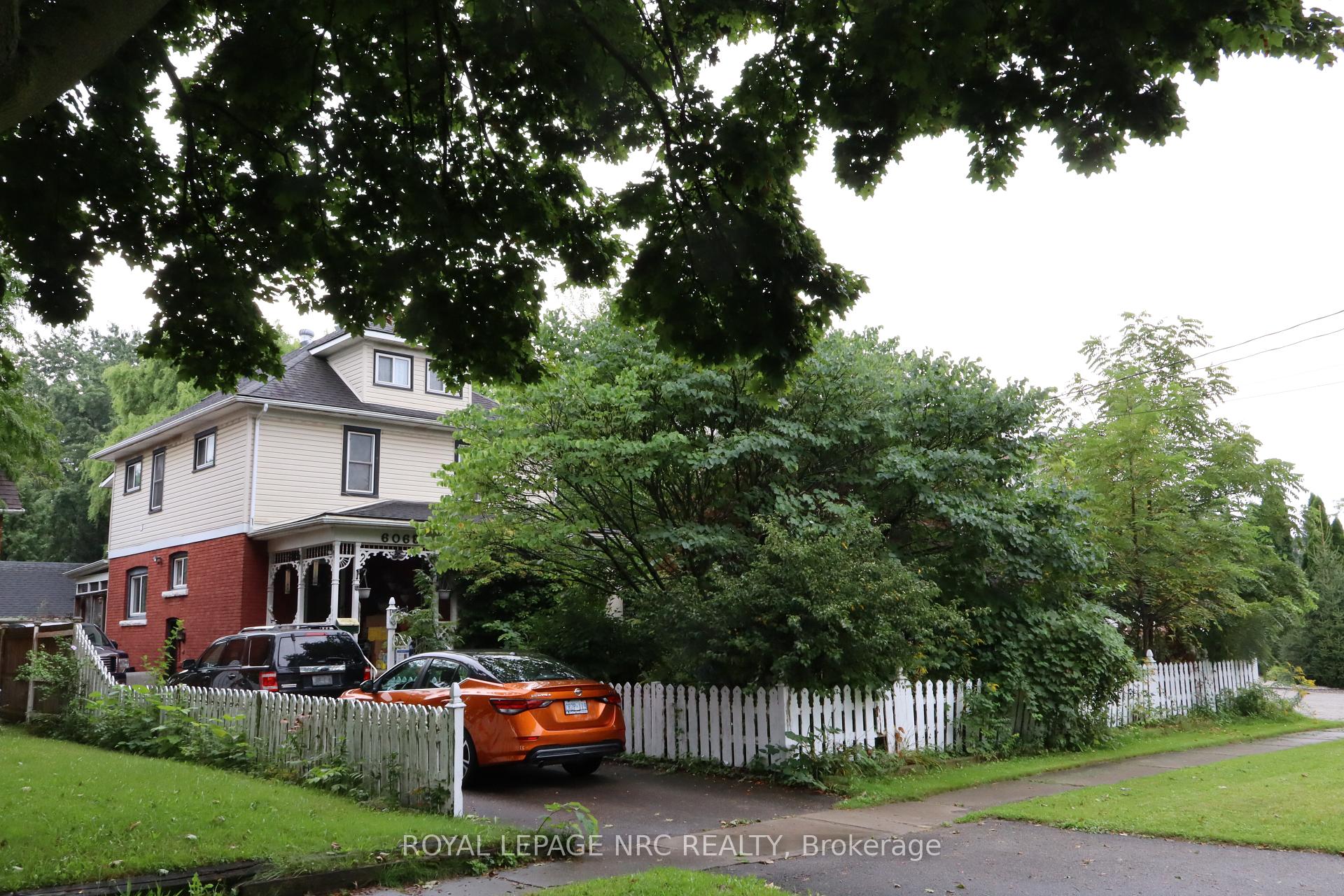 Photo of 6068 Dixon Street