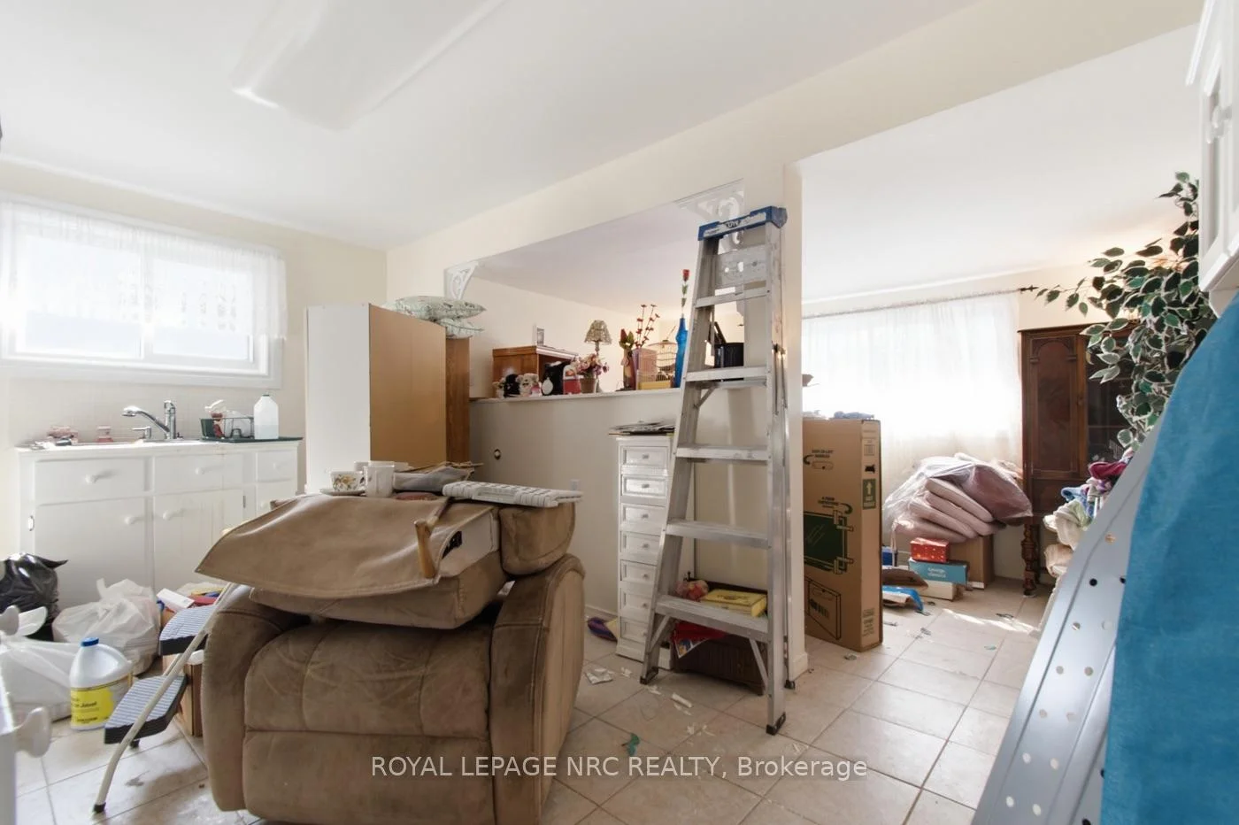 Photo 12 of 6068 Dixon Street, Niagara Falls, Dorchester — HOMEH