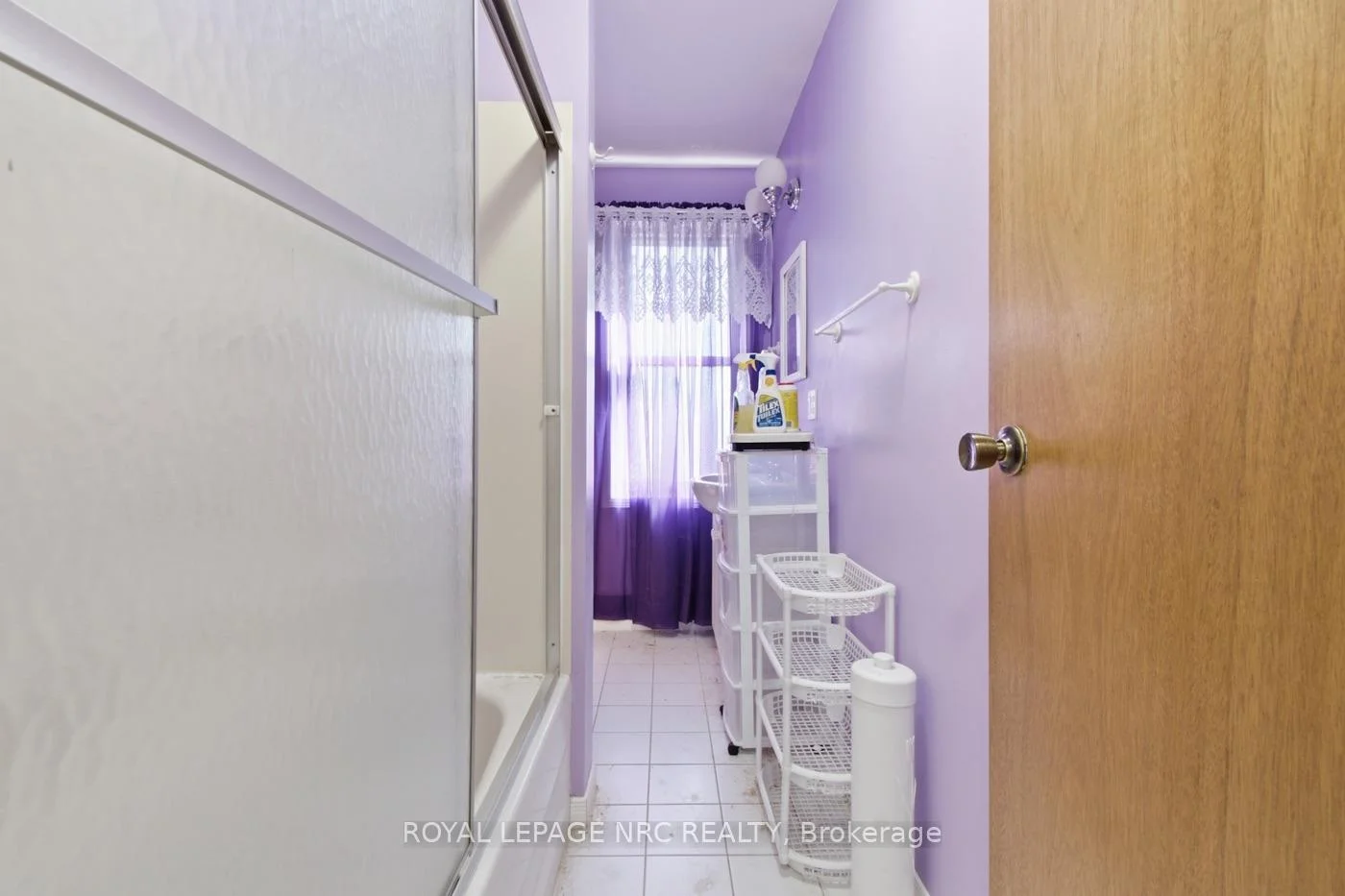Photo 15 of 6068 Dixon Street, Niagara Falls, Dorchester — HOMEH