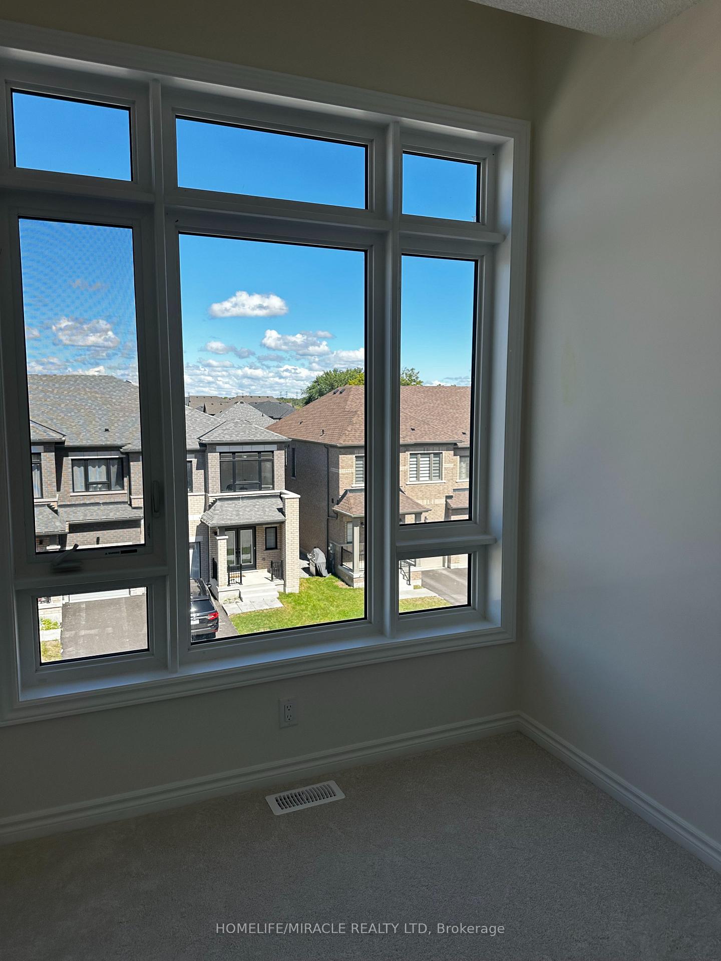 Photo 12 of 71 Mcgowan Drive, Whitby, Rural Whitby — HOMEH