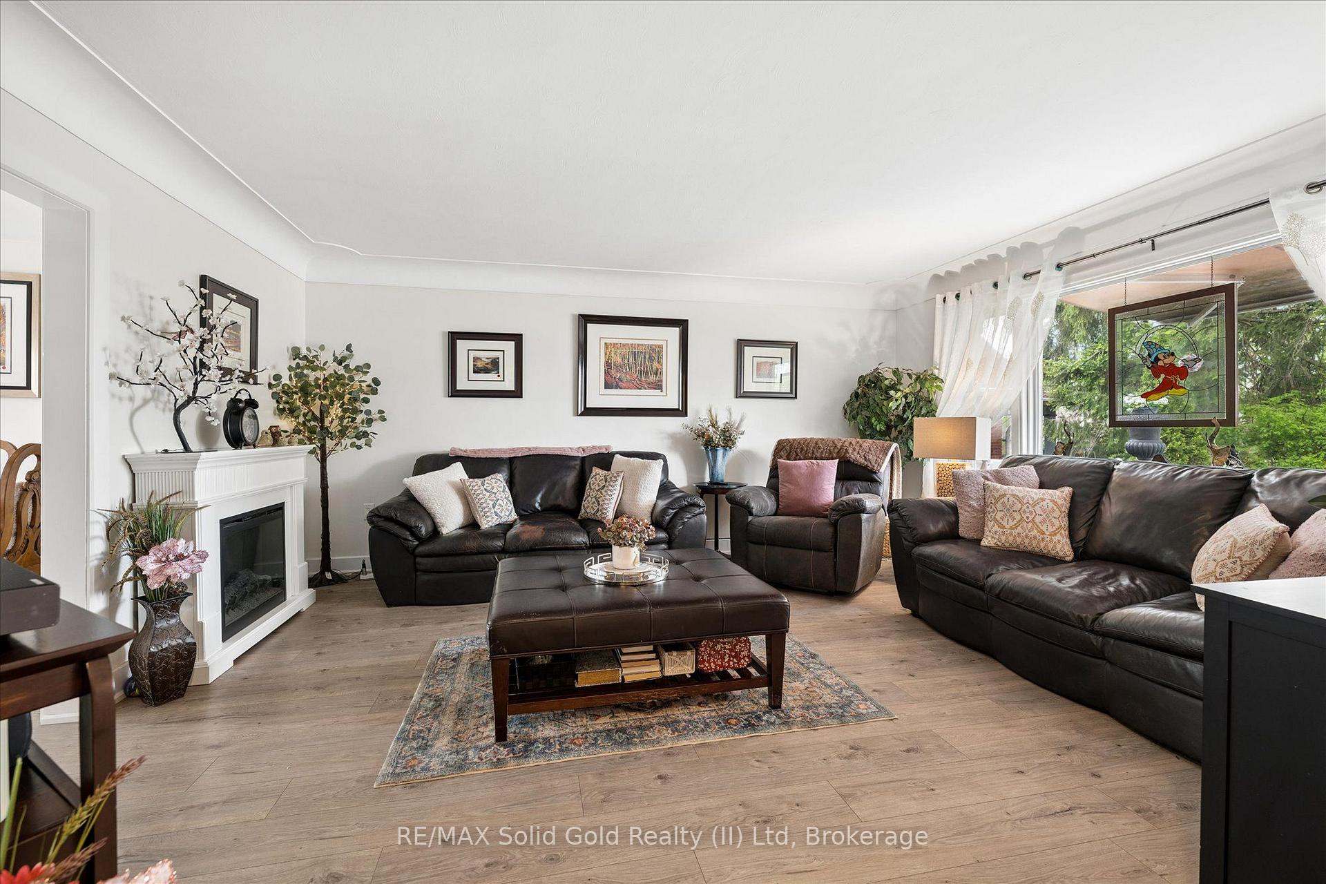 Photo 20 of 786 Stirling Avenue S, Kitchener, Meinzinger — HOMEH
