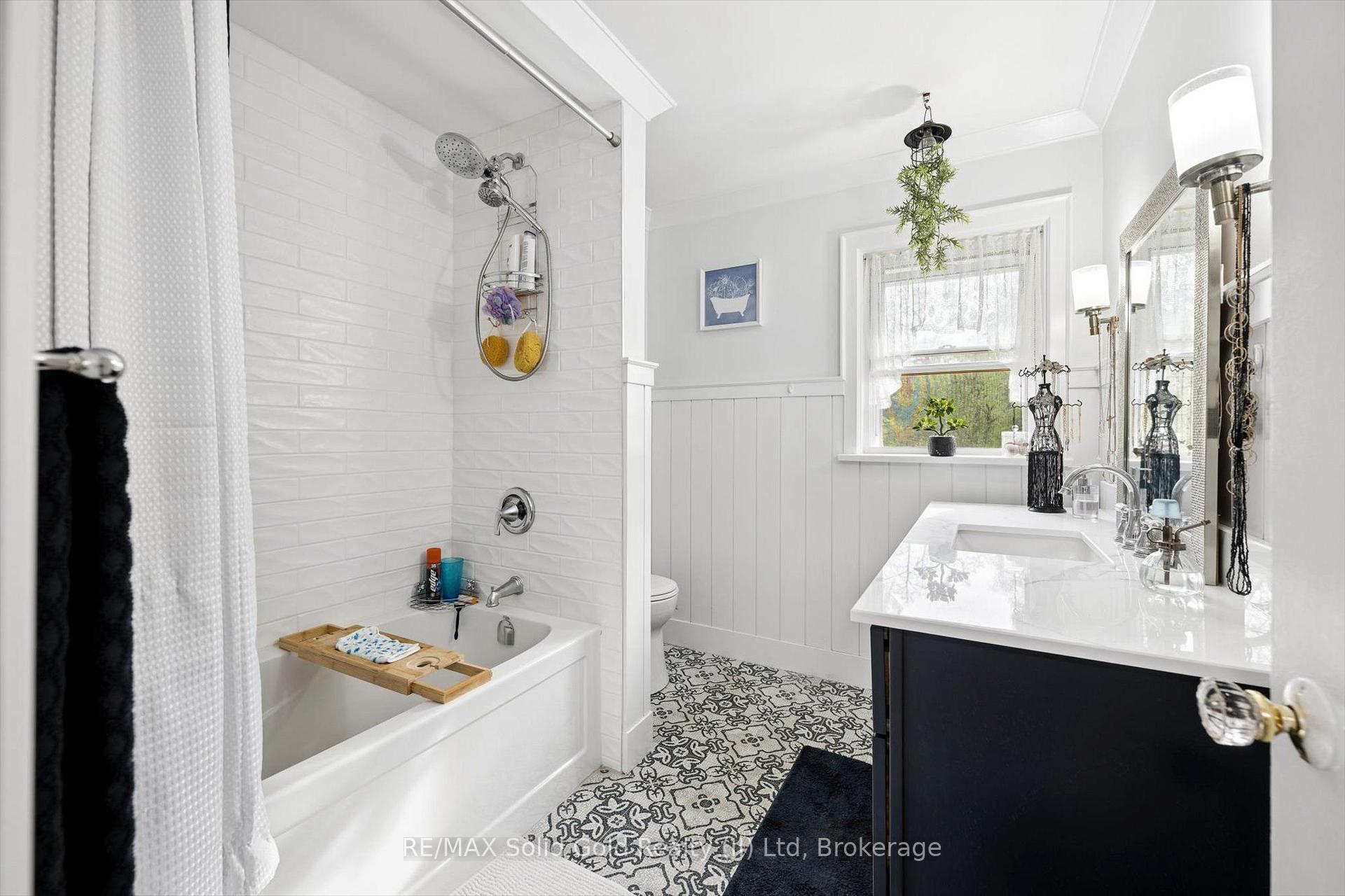 Photo 23 of 786 Stirling Avenue S, Kitchener, Meinzinger — HOMEH