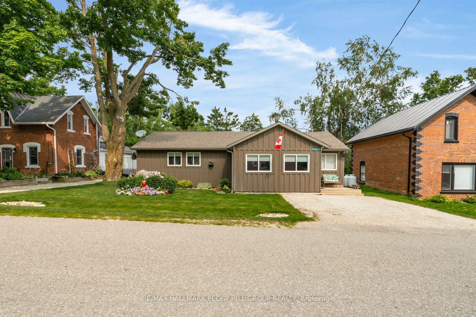 Photo of 598321 2nd Line W