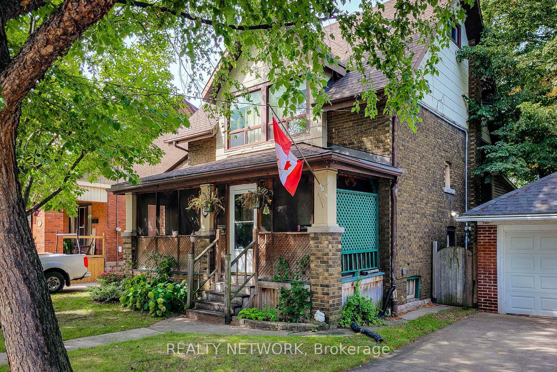 Photo 1 of 12 Leinster Avenue S, Hamilton, Stipley — HOMEH